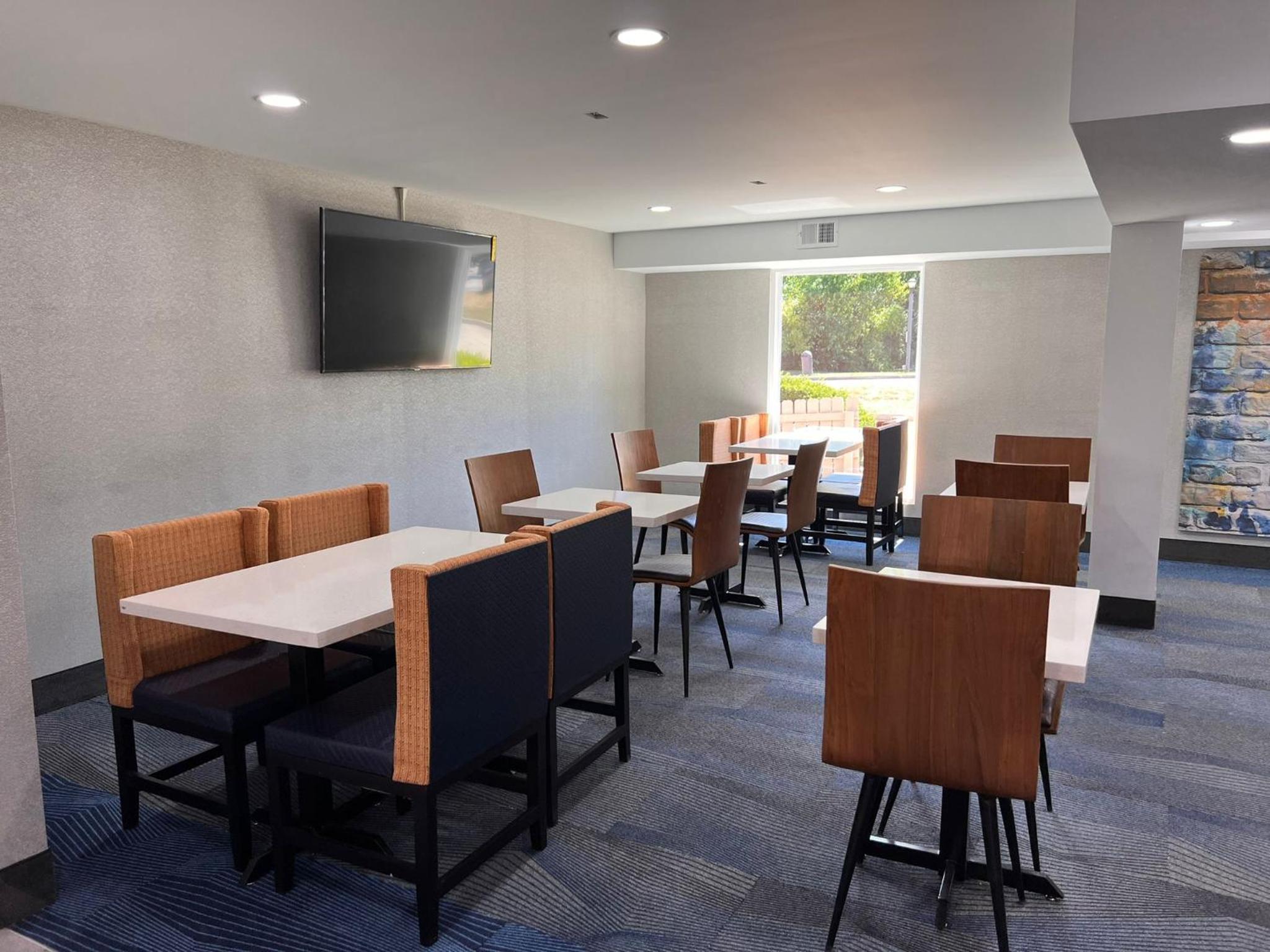 Lexington Vacations - La Quinta Inn Lexington-Horse Park - Property Image 54
