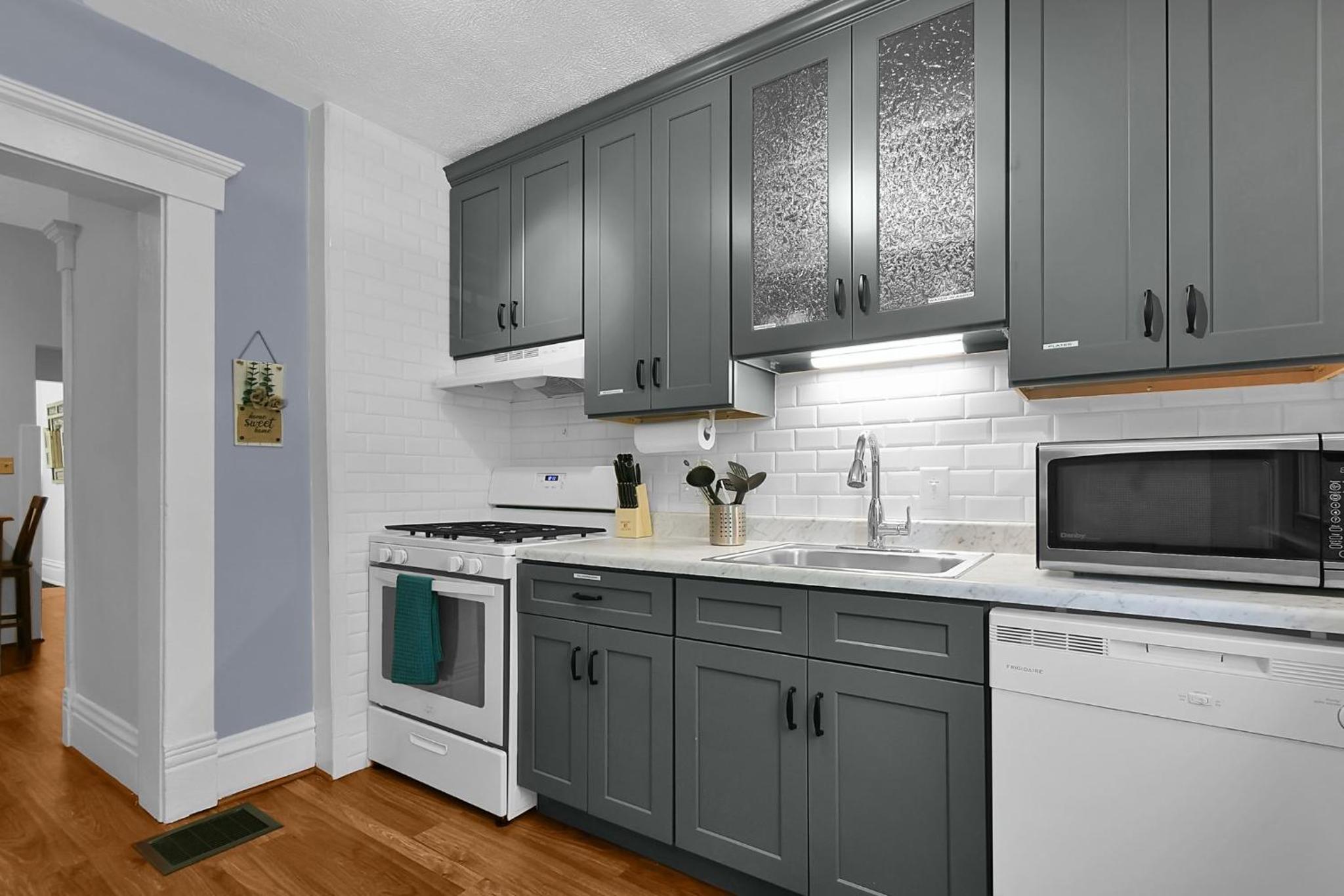 Modern Boho Stylish 1BR Near DT on Historic Street