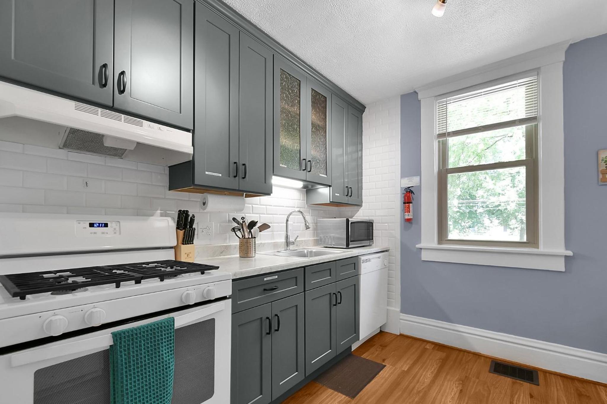 Modern Boho Stylish 1BR Near DT on Historic Street