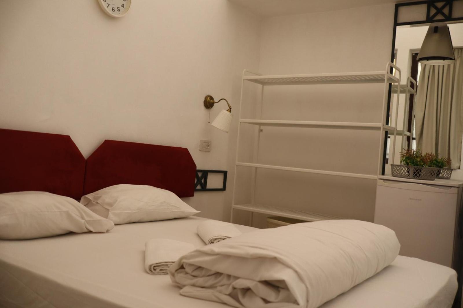 Ron Hotel