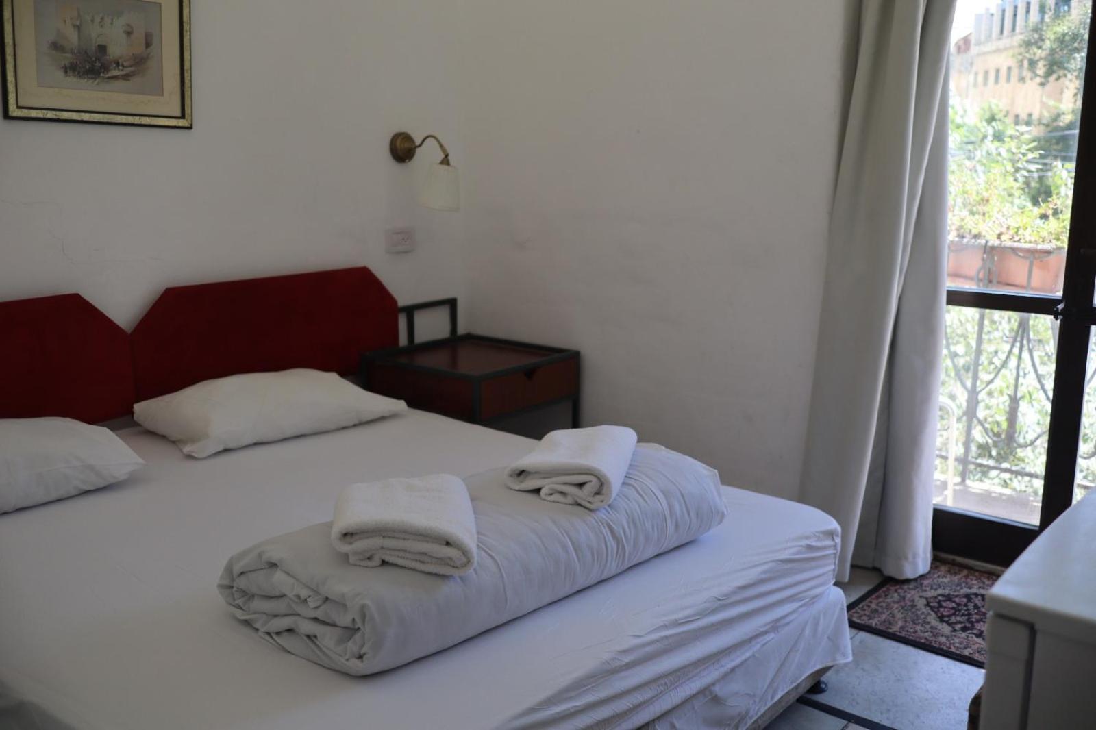 Ron Hotel