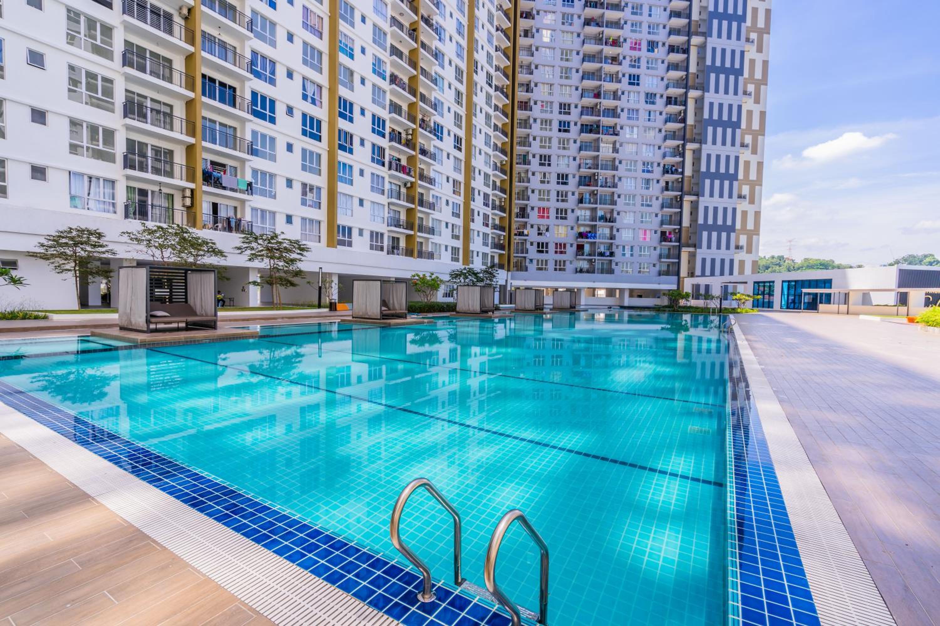 Cozy 3-bedroom condo with pool 6 pax - Semarak