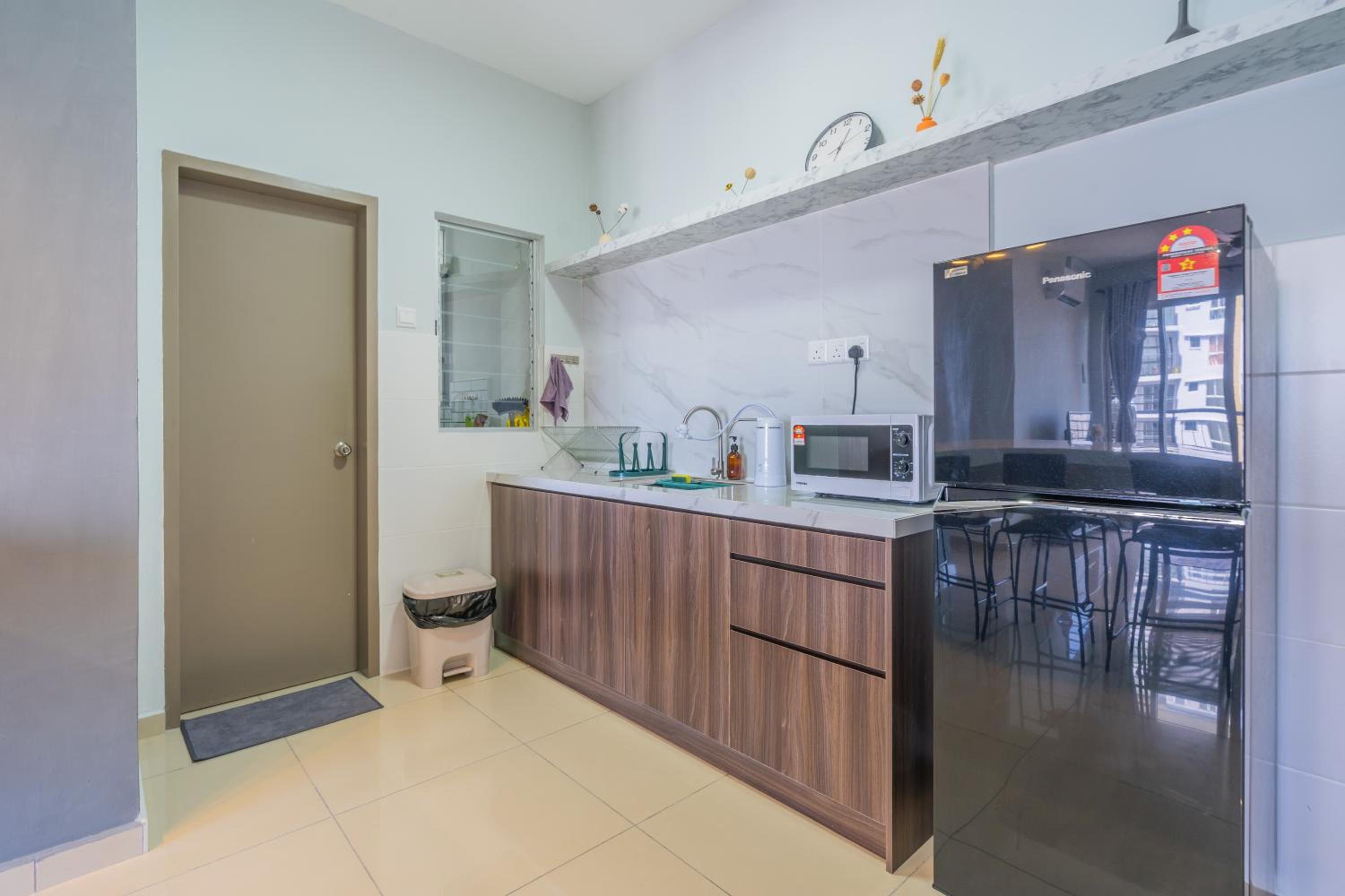 Cozy 3-bedroom condo with pool 6 pax - Semarak