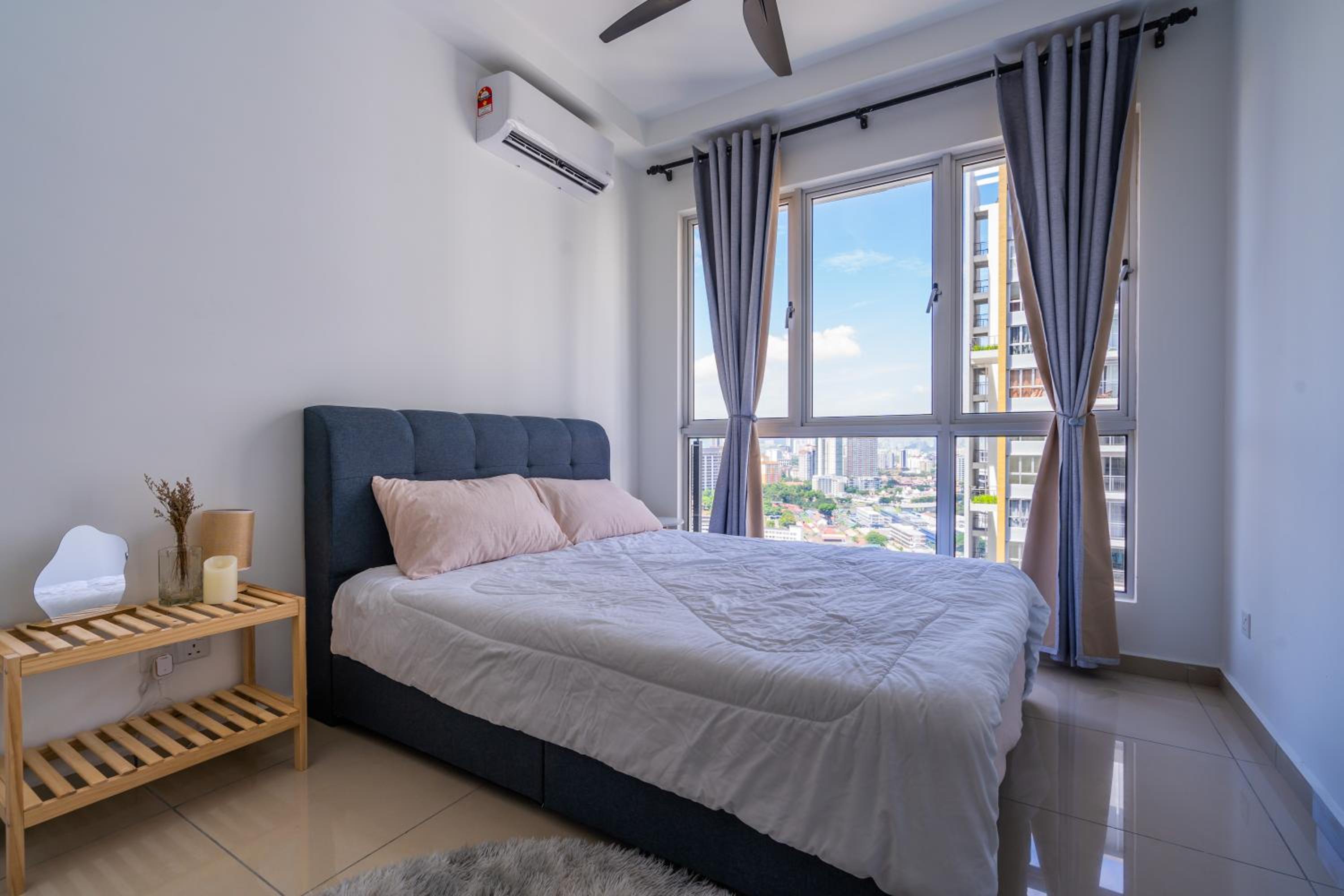 Cozy 3-bedroom condo with pool 6 pax - Semarak