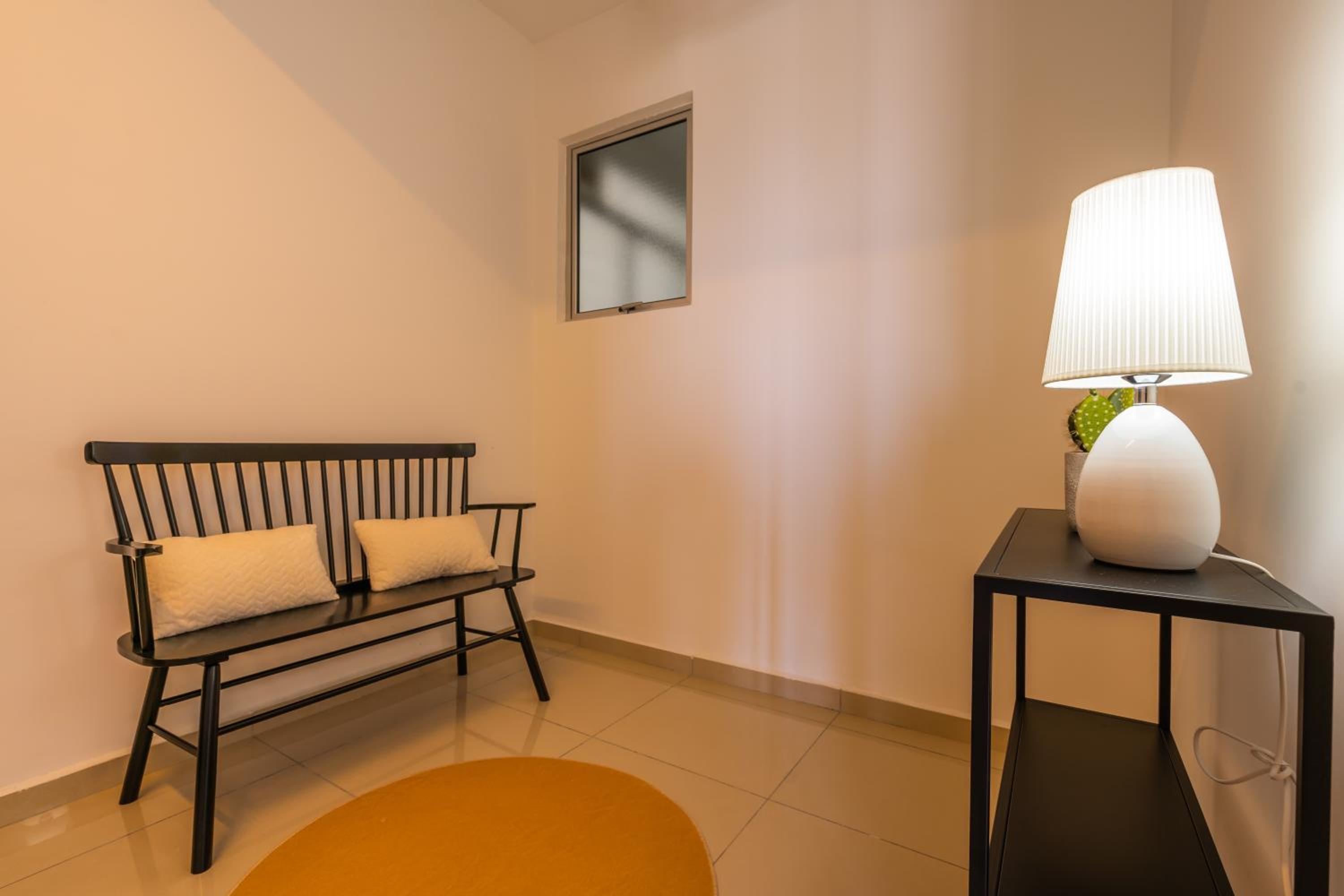 Cozy 3-bedroom condo with pool 6 pax - Semarak