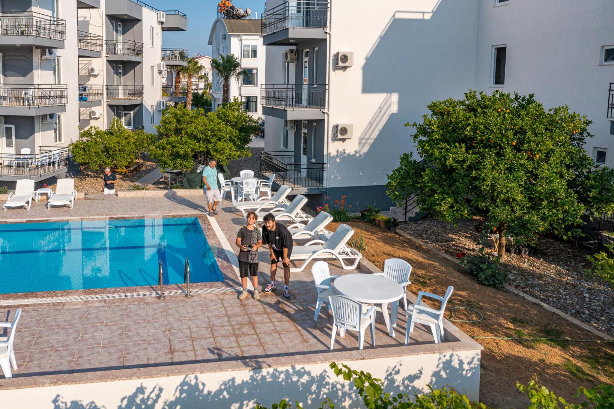 Assos Apart: Havuzlu sitede tamamı sizin 2 oda 1 salon daire view 4