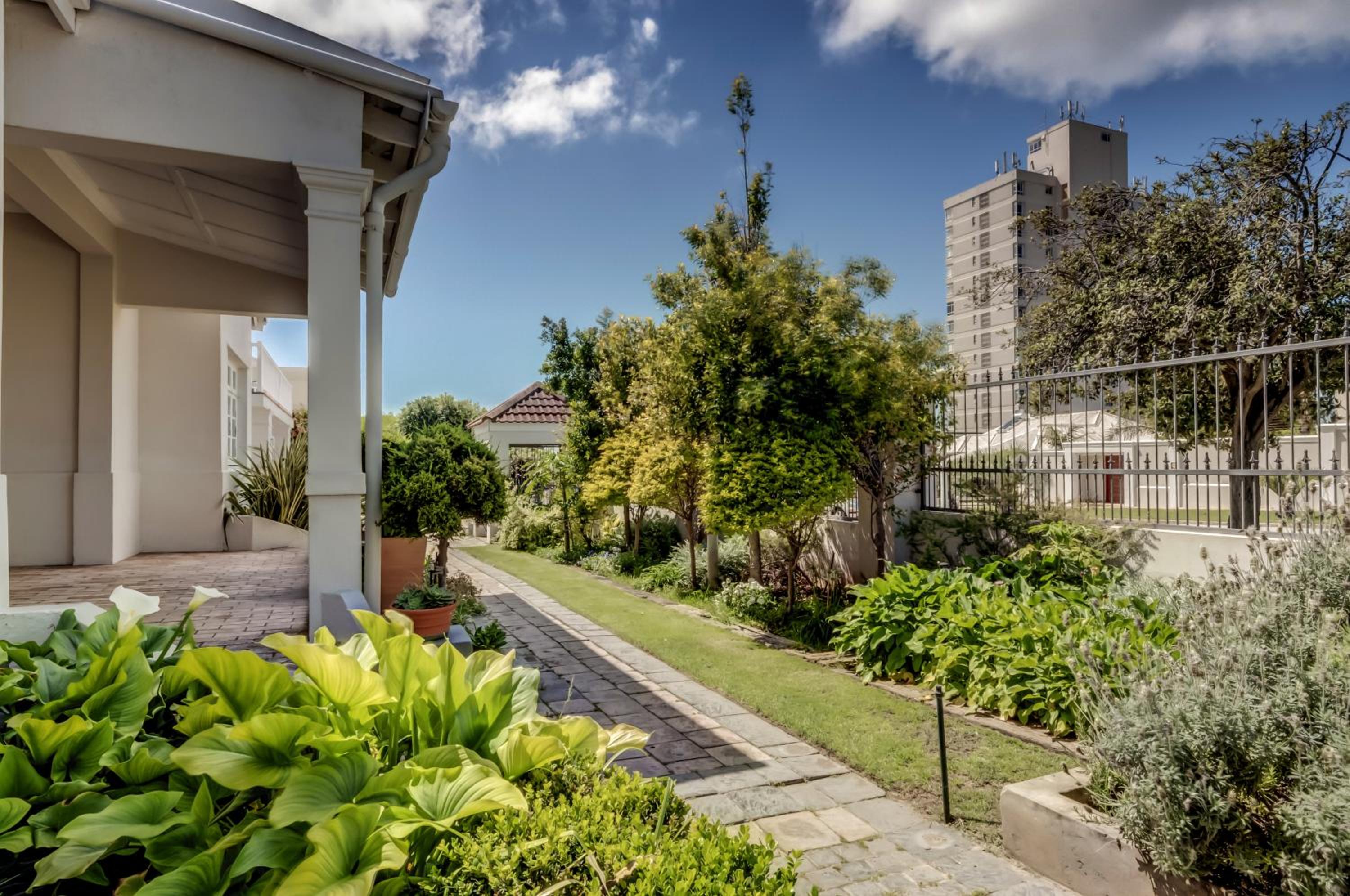 First Avenue Guesthouse