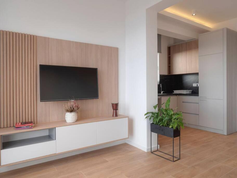 Lovely Partial Sea View one bedroom flat in Horizon Residences A22