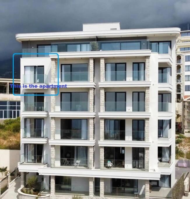 Lovely Partial Sea View one bedroom flat in Horizon Residences A22
