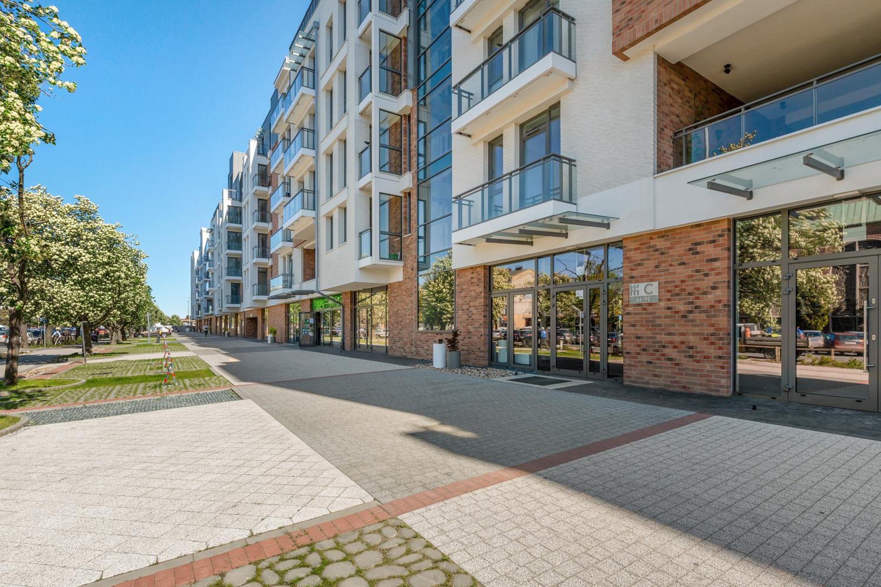 City Center Garden Gates Apartments & Free Parking by Downtown Apartments