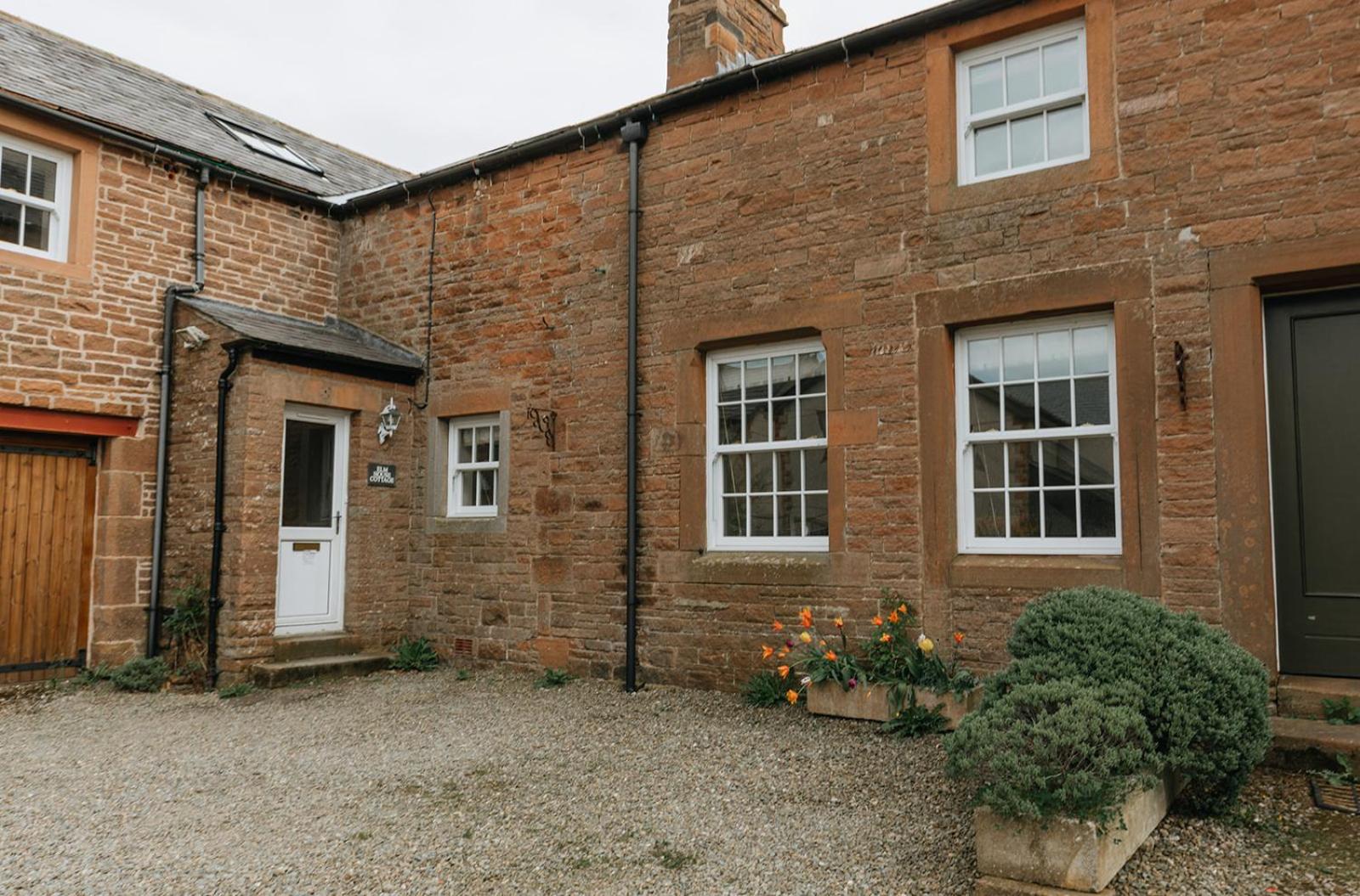 ELM HOUSE COTTAGE - 2 Bed Cottage in High Hesket on the edge of the Lake District, Cumbria