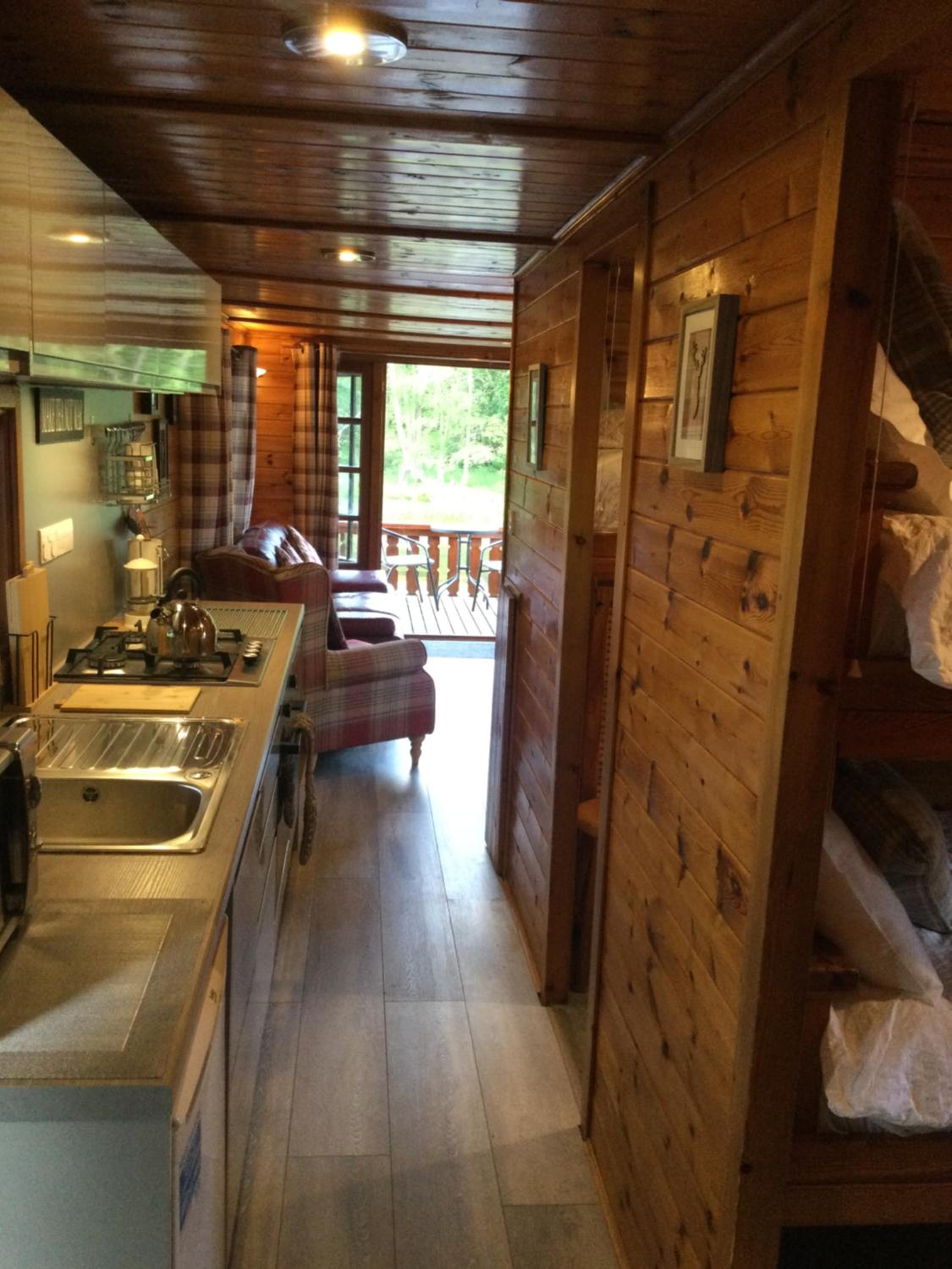 RIVERSIDE LODGE RETREAT view 3
