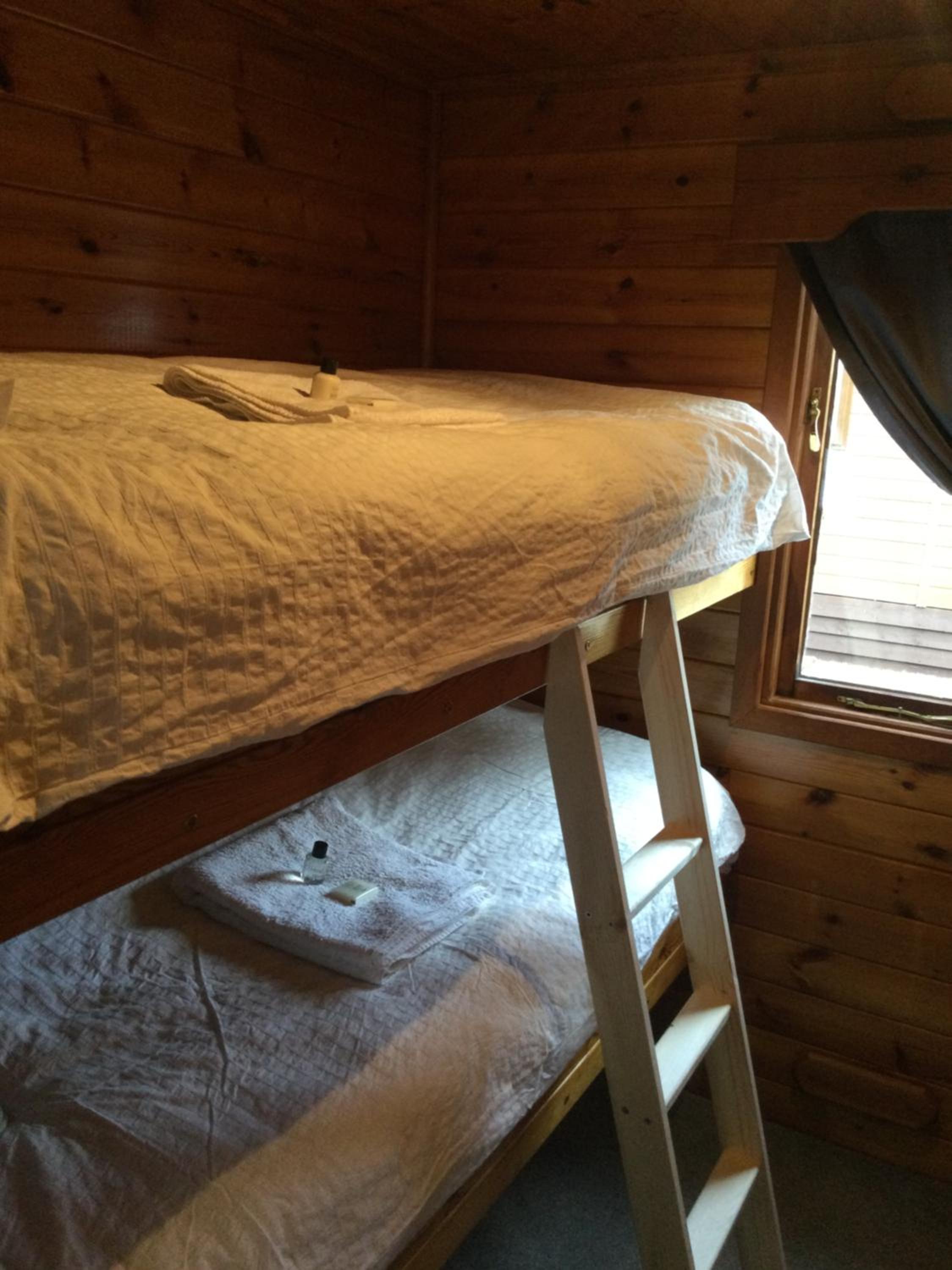 RIVERSIDE LODGE RETREAT view 5