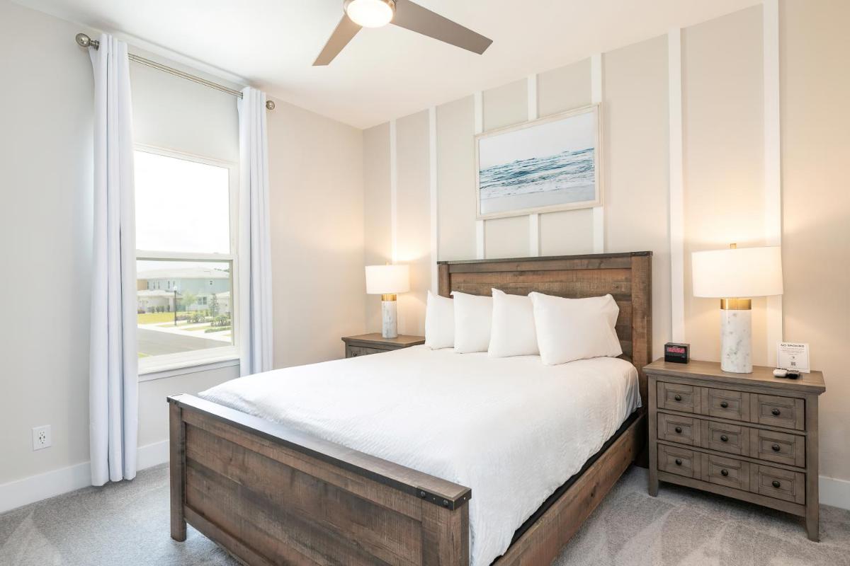 Luxury 3 Bedroom Townhouse with Patio - 7925DS view 5