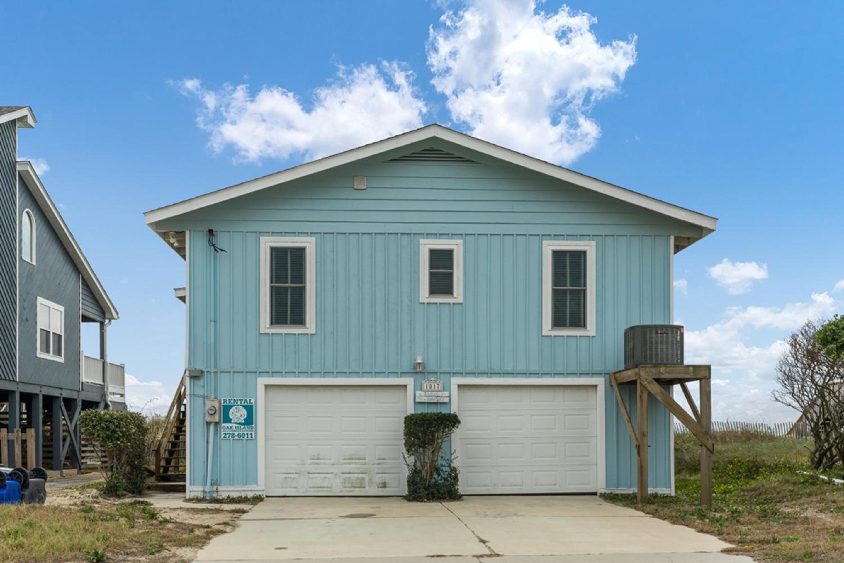 Admirals Quarters by Oak Island Accommodations view 5