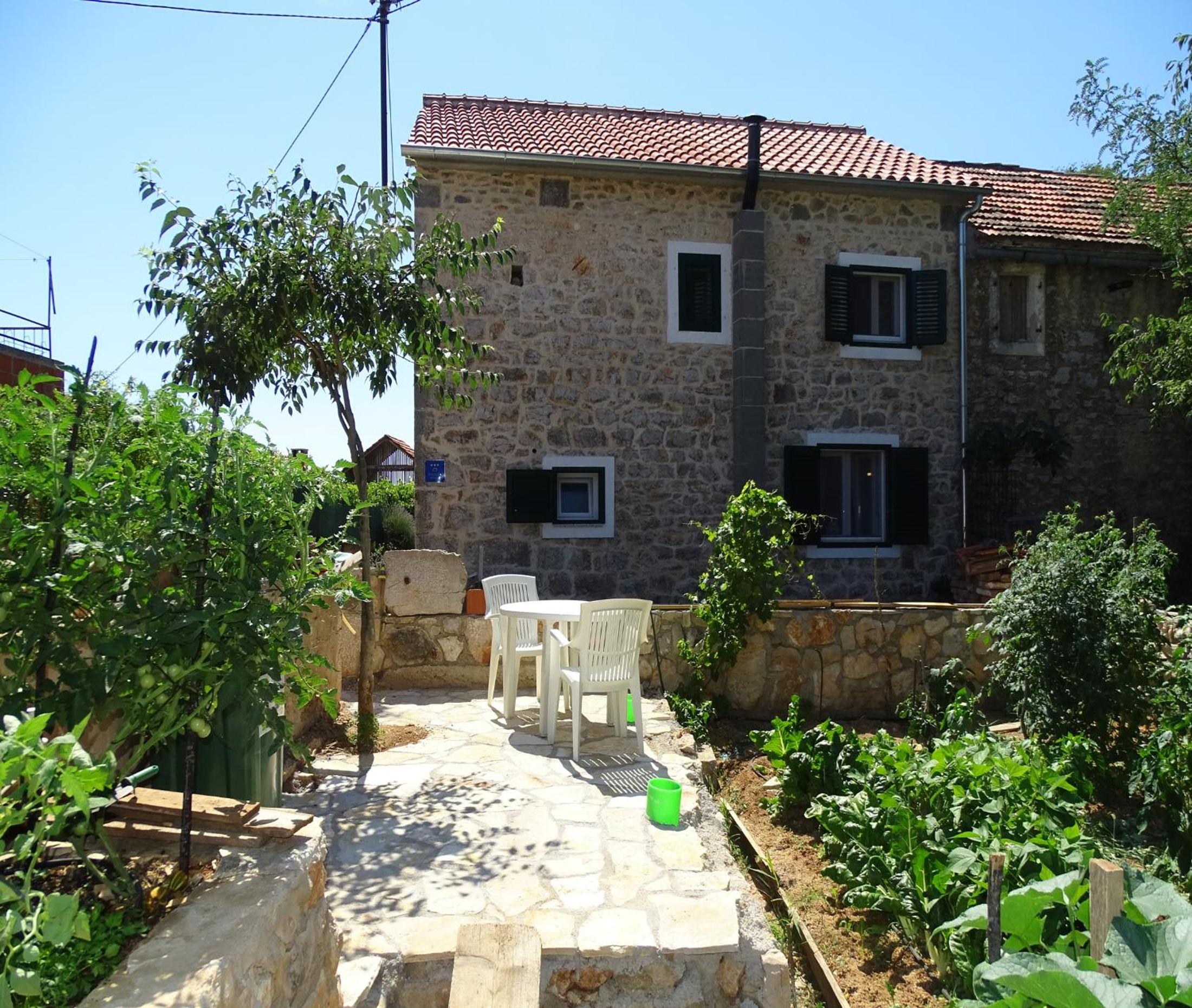 Photo 48