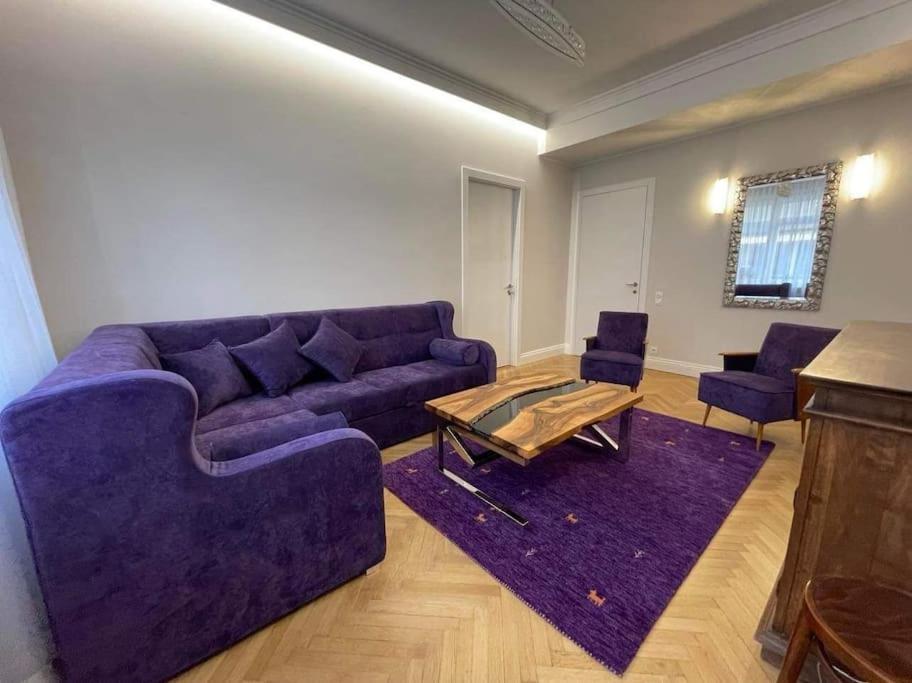 Apartament w modernistycznej kamienicy w Gdyni view 2
