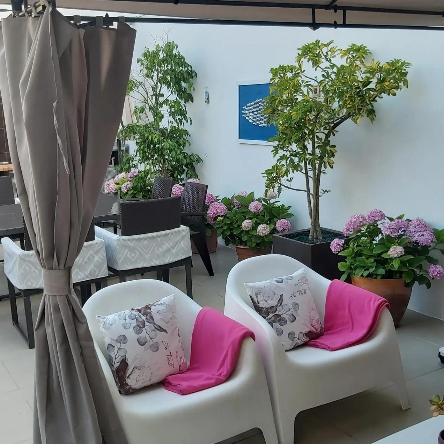 Hotel Jose & Ester House