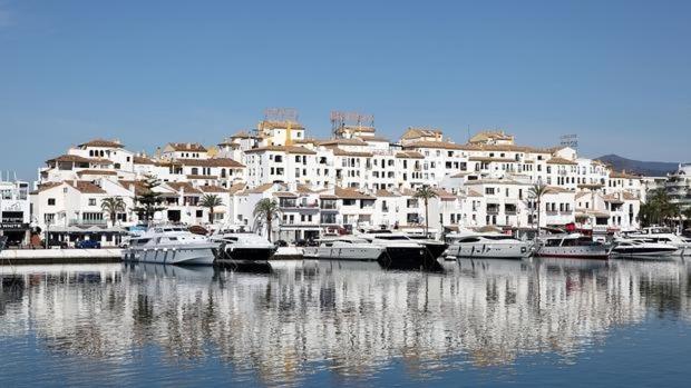 Puerto Banus Frontline Apartment with Amazing Sea Views