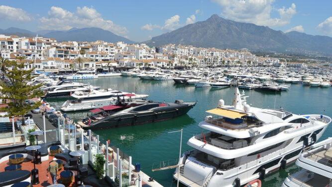 Puerto Banus Frontline Apartment with Amazing Sea Views