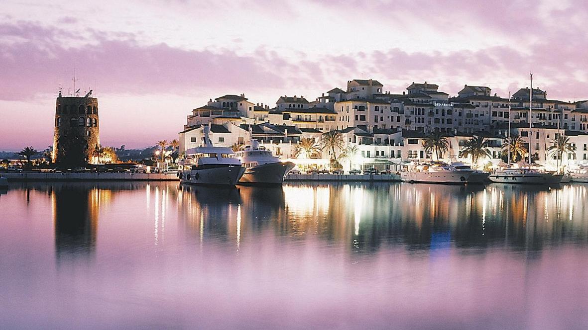 Puerto Banus Frontline Apartment with Amazing Sea Views