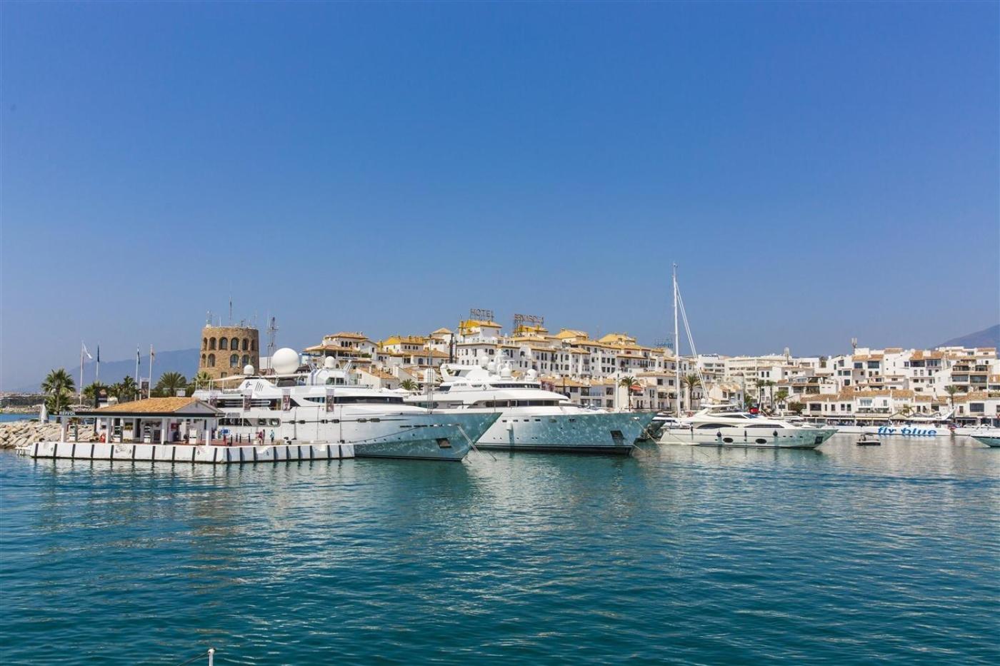Puerto Banus Frontline Apartment with Amazing Sea Views