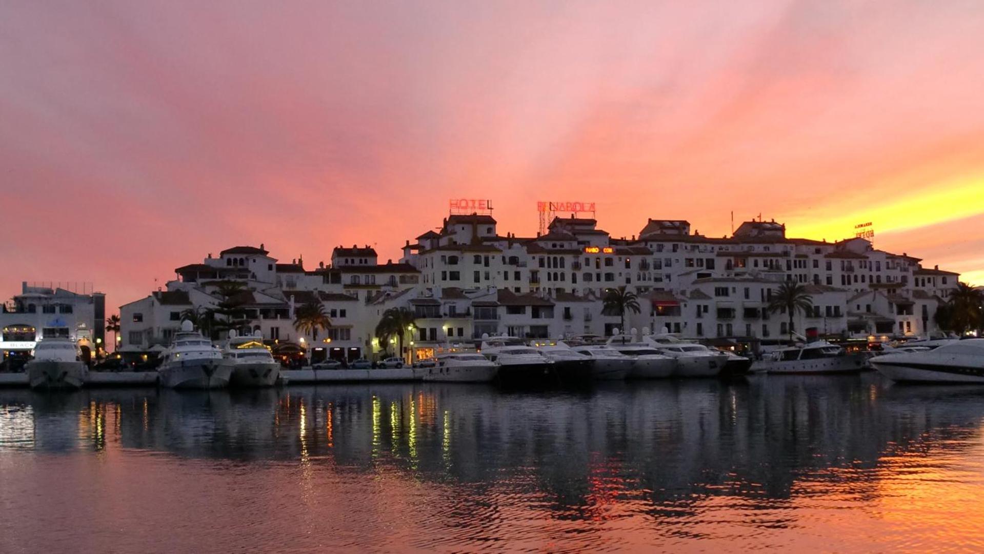 Puerto Banus Frontline Apartment with Amazing Sea Views
