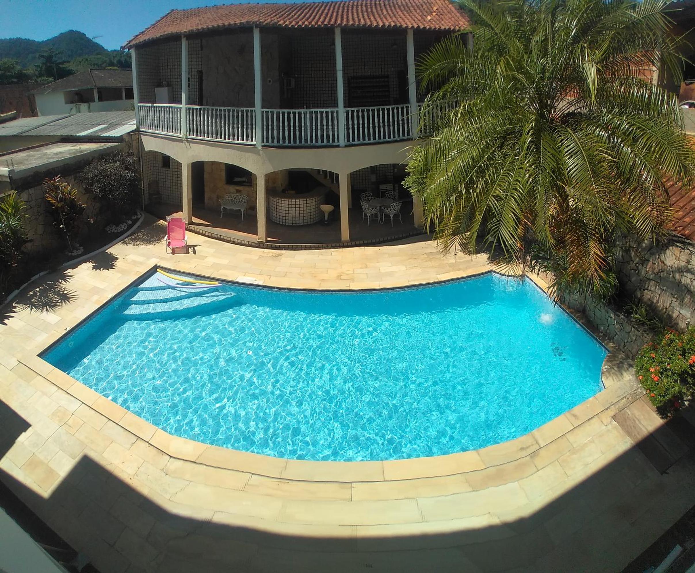 Casa de novela , Sol e piscina