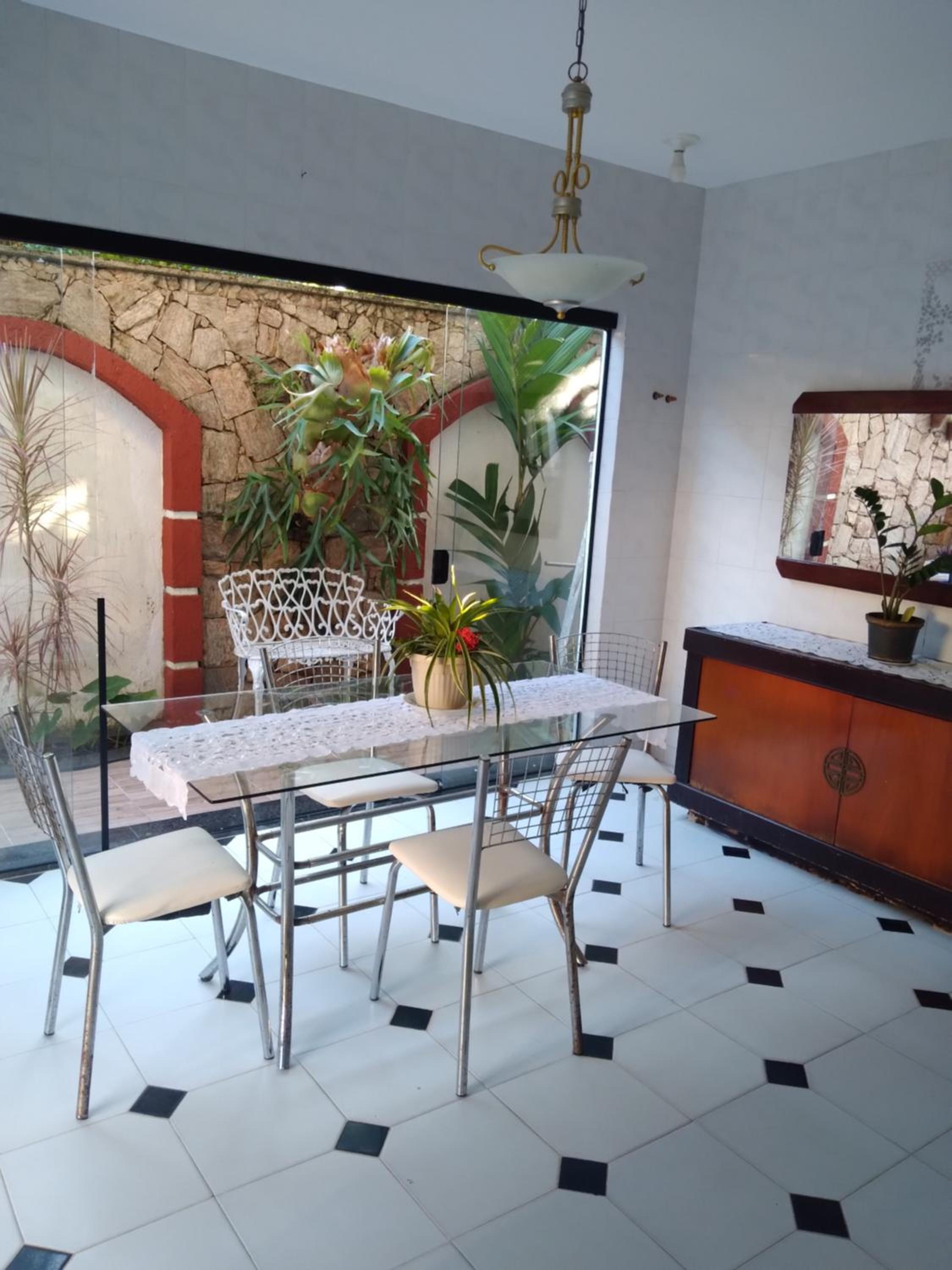 Casa de novela , Sol e piscina