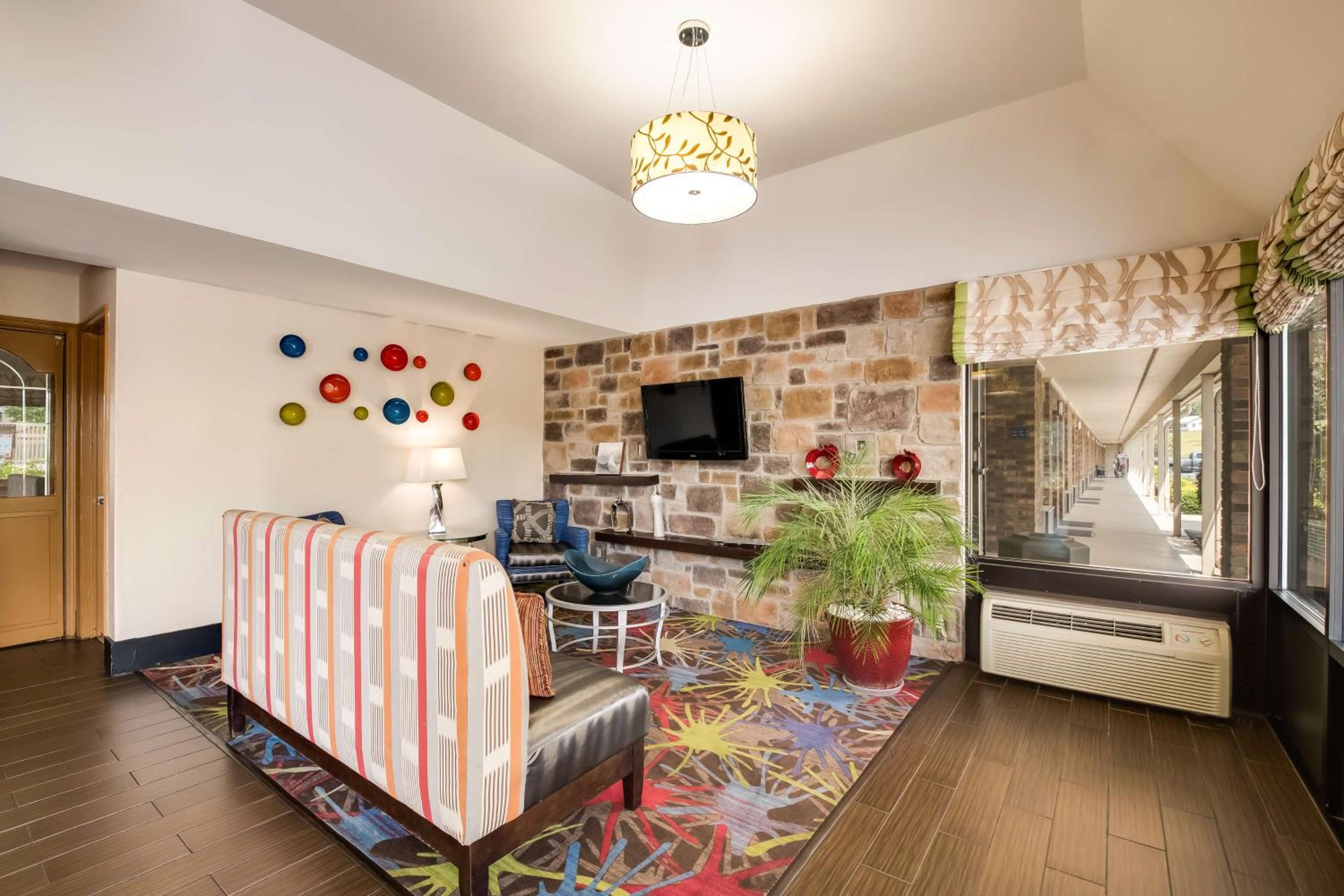 Winchester Vacations - Best Western Inn Winchester - Property Image 9