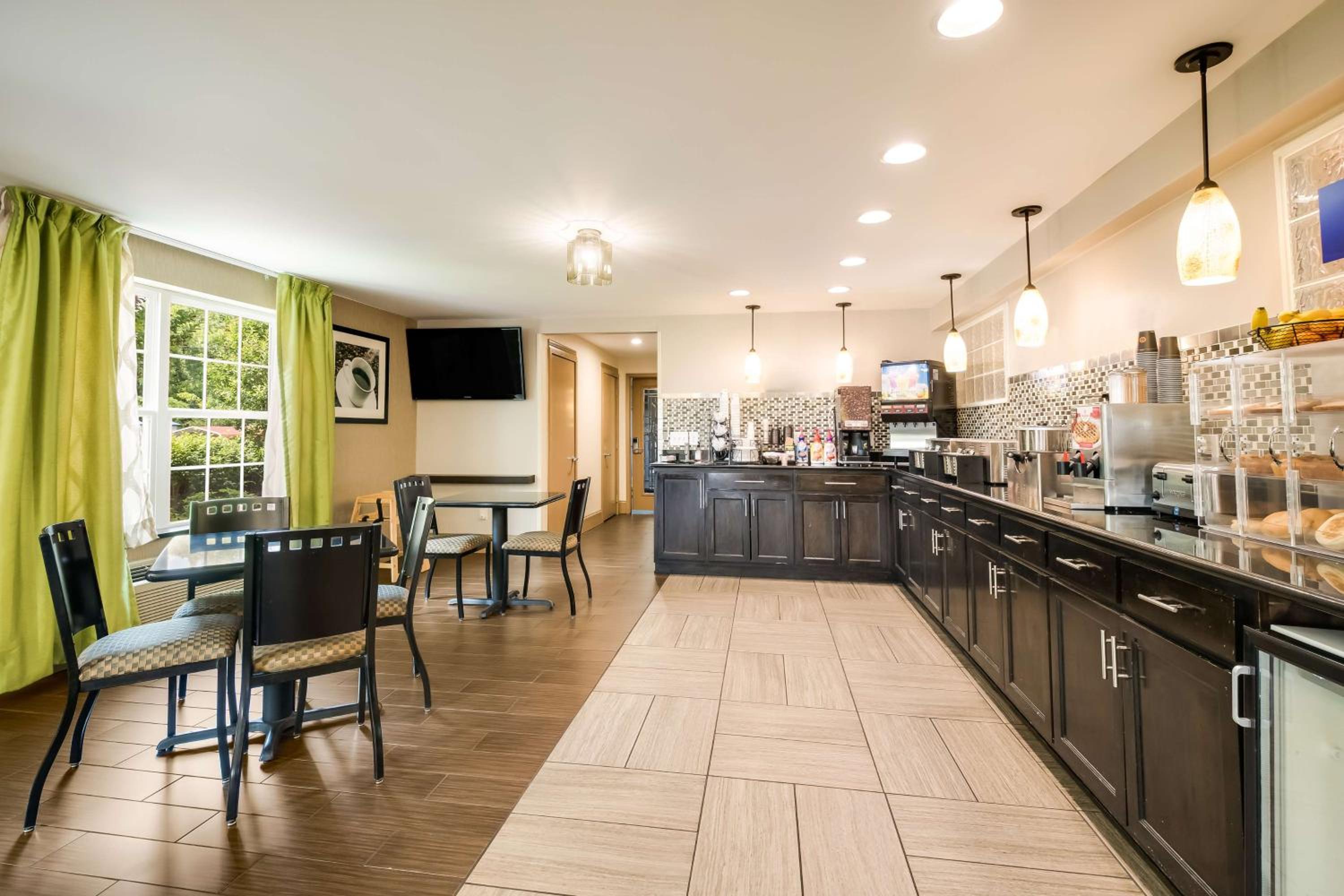 Winchester Vacations - Best Western Inn Winchester - Property Image 25