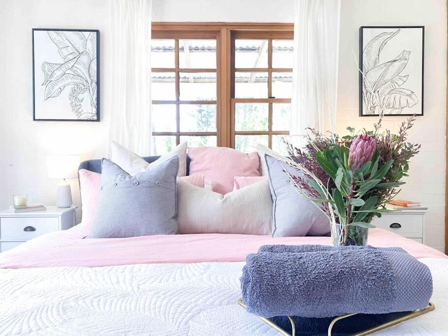 The Pine Tree Cottage - Charming cottage close to Canberra