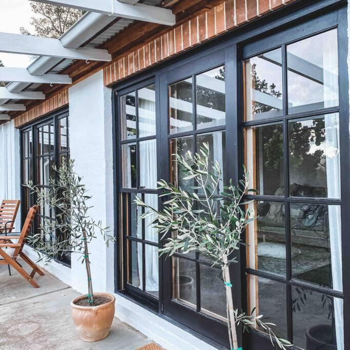 The Pine Tree Cottage - Charming cottage close to Canberra