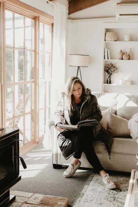 The Pine Tree Cottage - Charming cottage close to Canberra