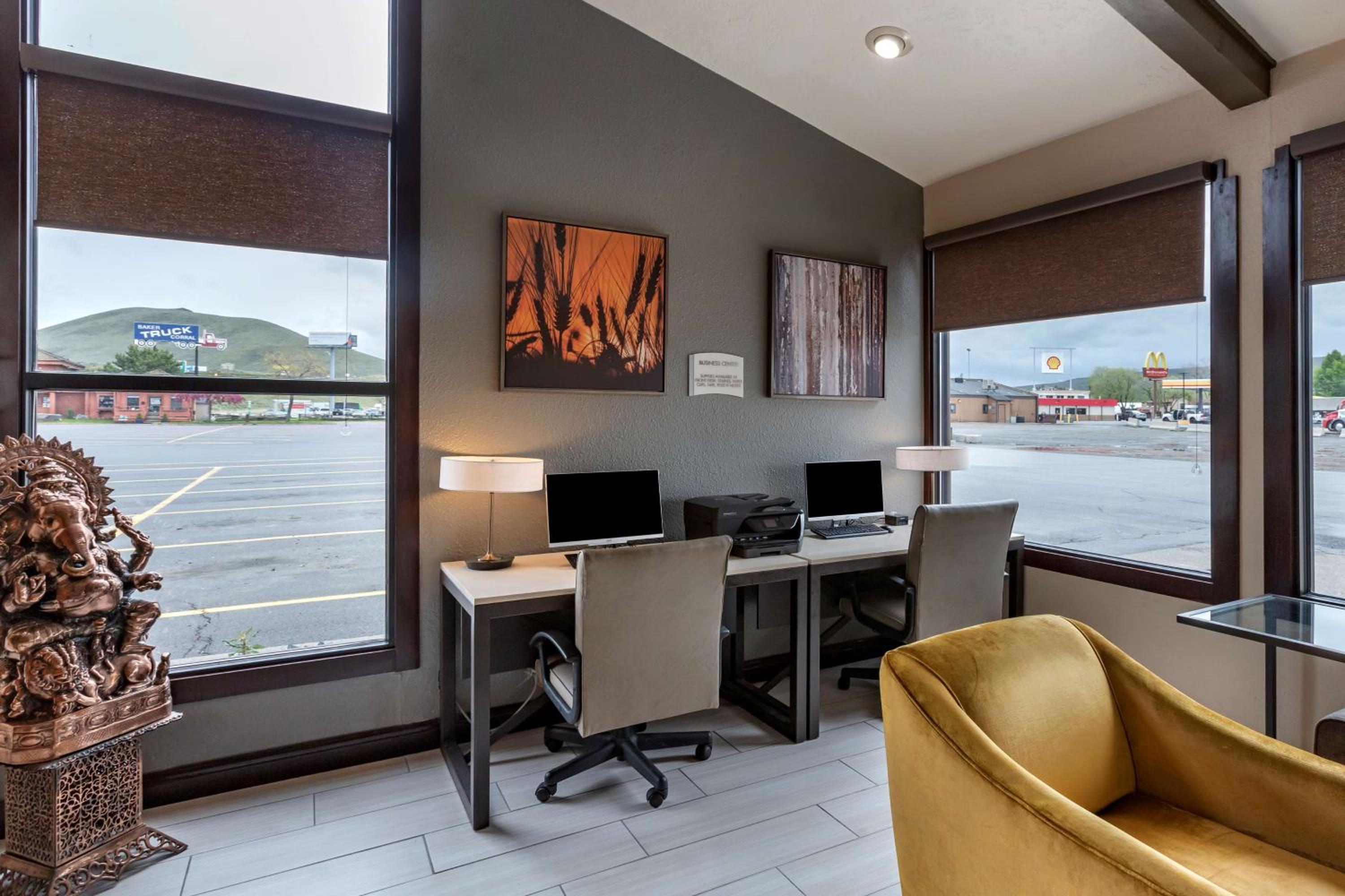 Baker City Vacations - Best Western Sunridge Inn  Conference Center - Property Image 11