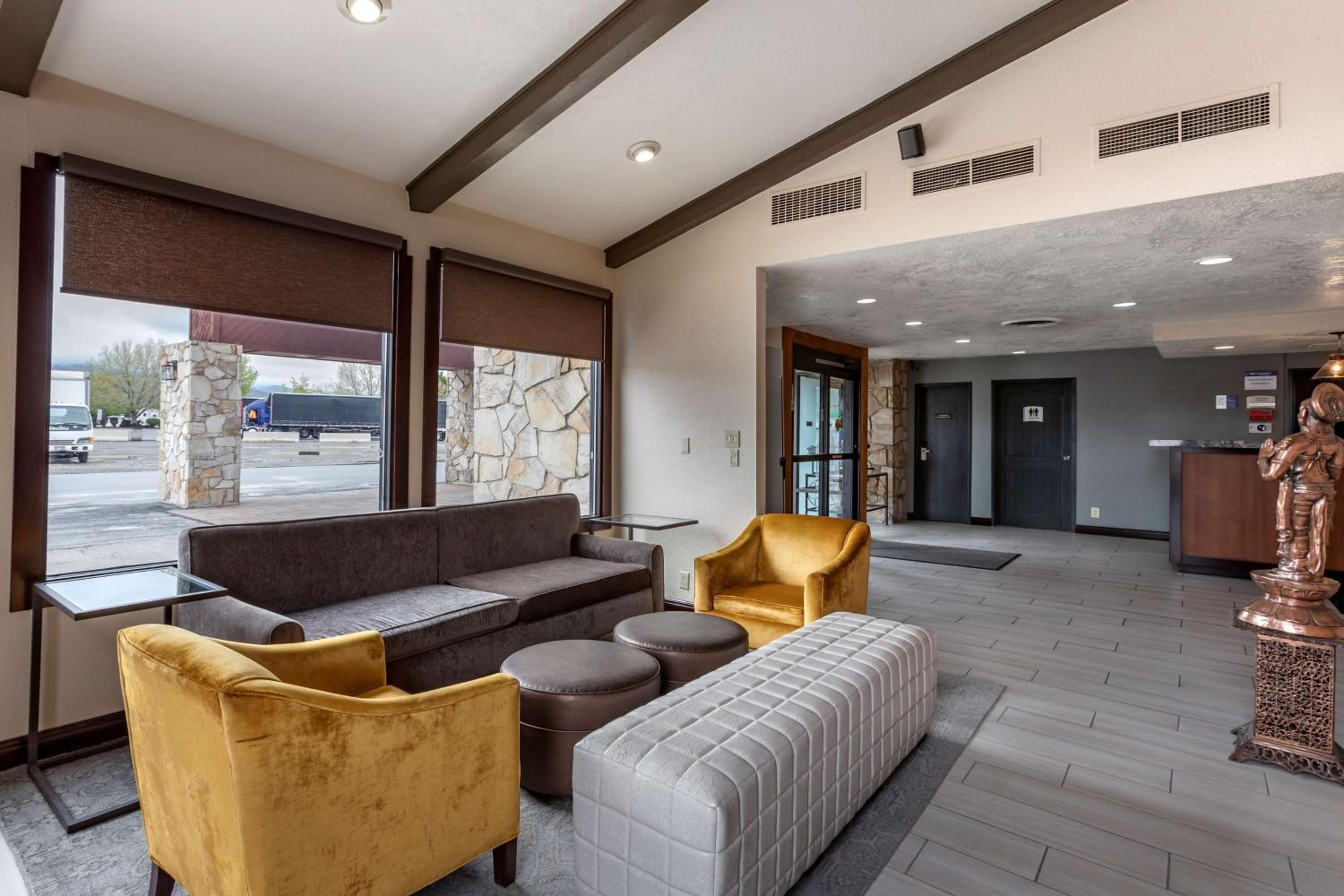 Baker City Vacations - Best Western Sunridge Inn  Conference Center - Property Image 2