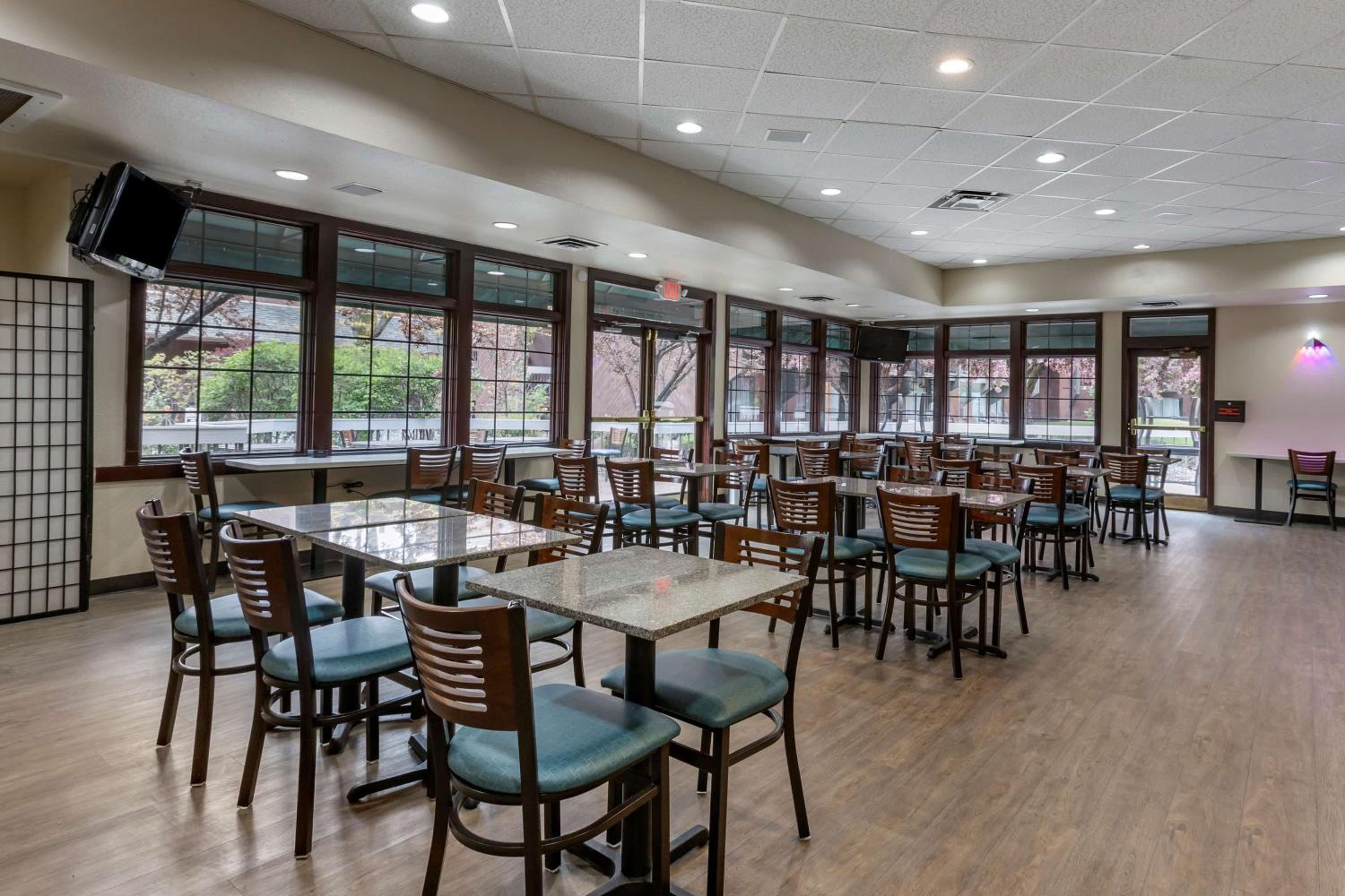 Baker City Vacations - Best Western Sunridge Inn  Conference Center - Property Image 22