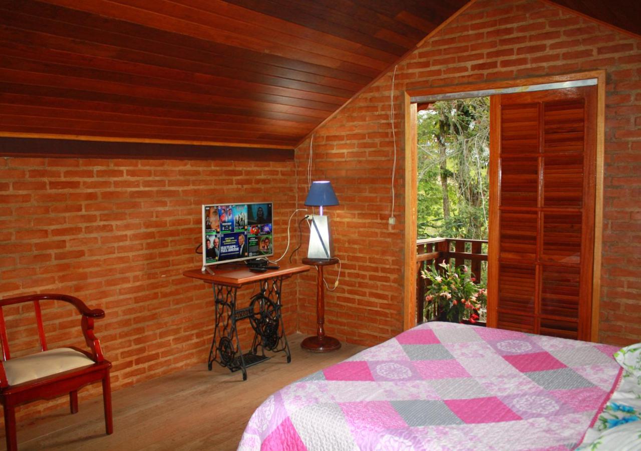 Casa Dona Zezé