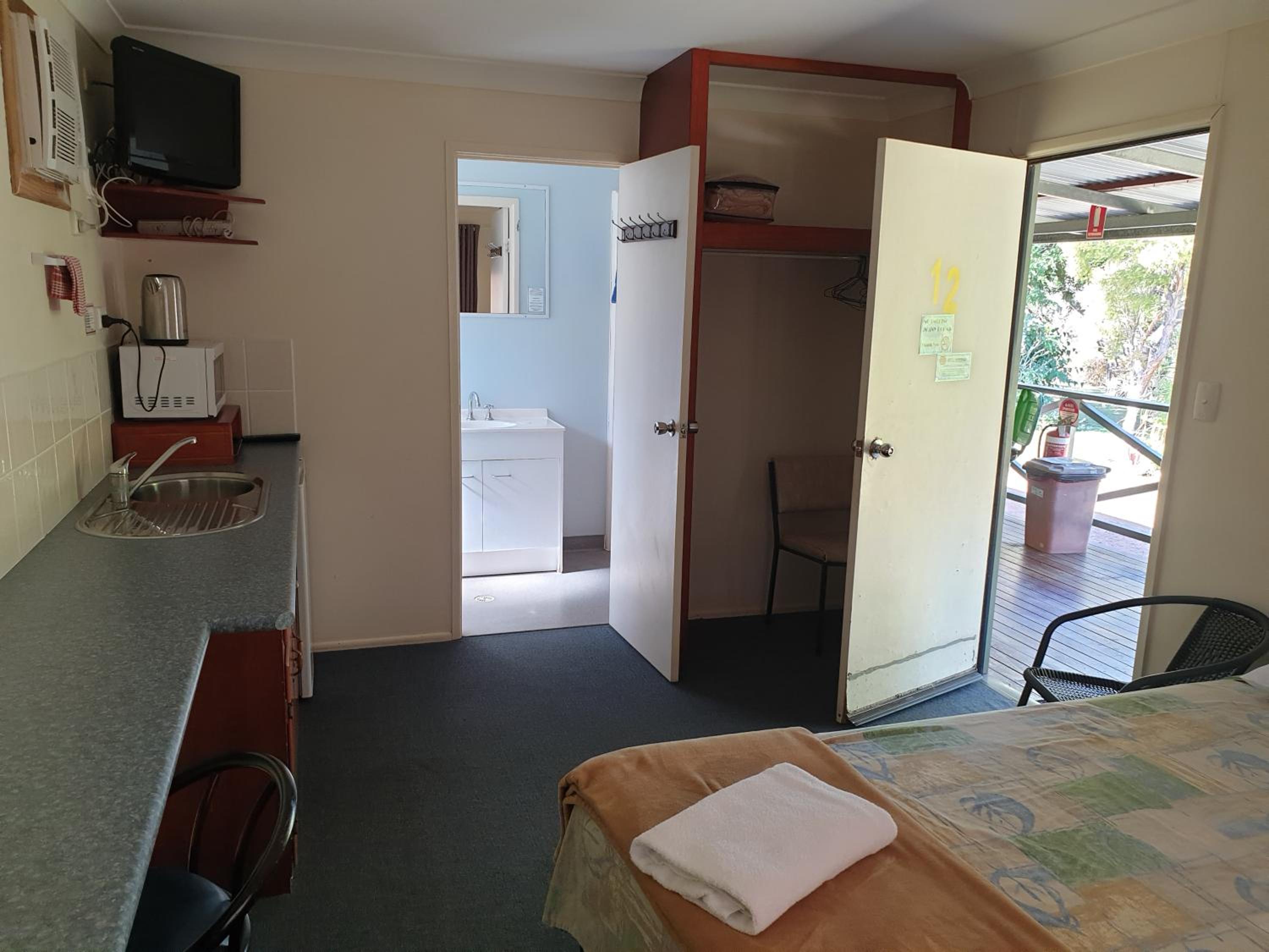 Photo 11