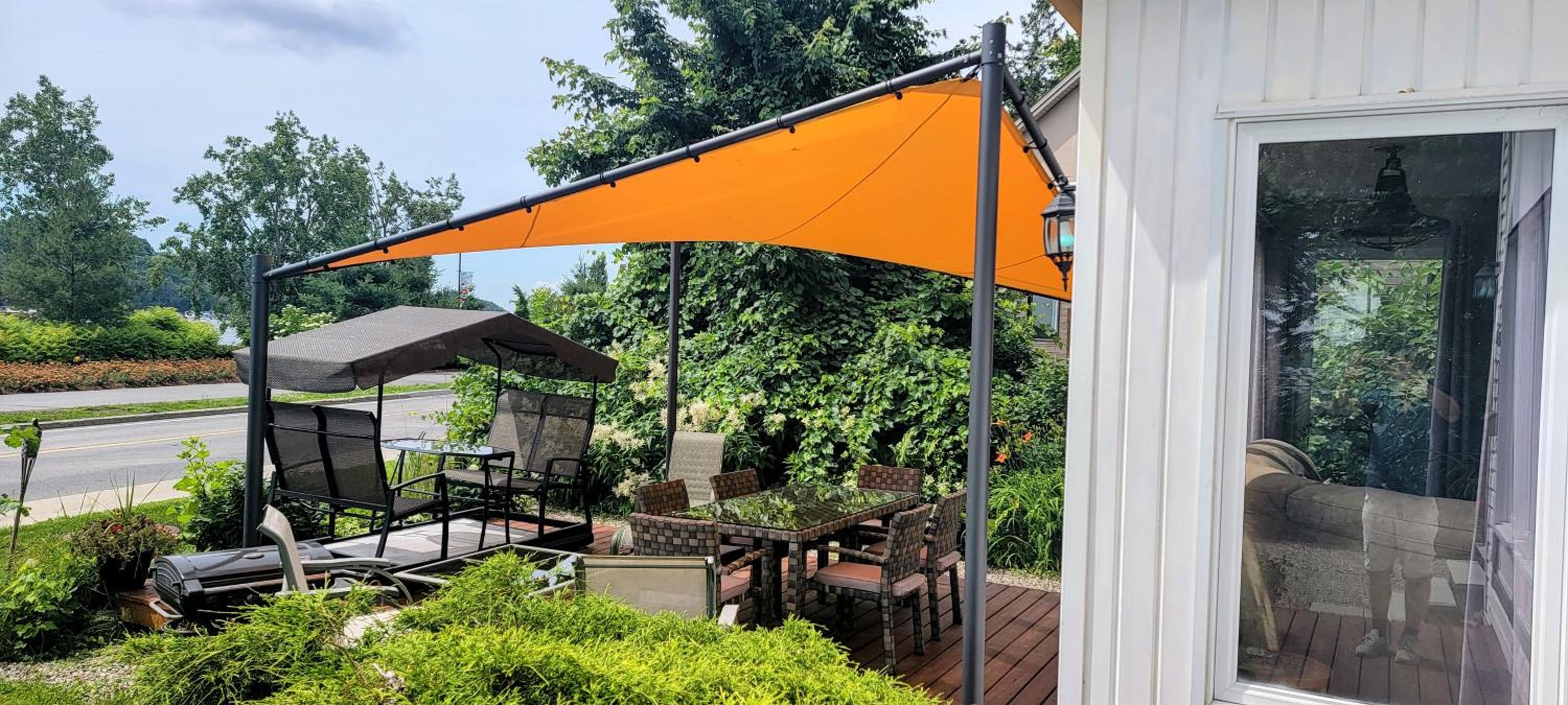 Kokomo INN Bed and Breakfast Ottawa-Gatineau's Only Tropical Riverfront B&B on the National Capital Cycling Pathway Route Verte #1 - for Adults Only - Cham