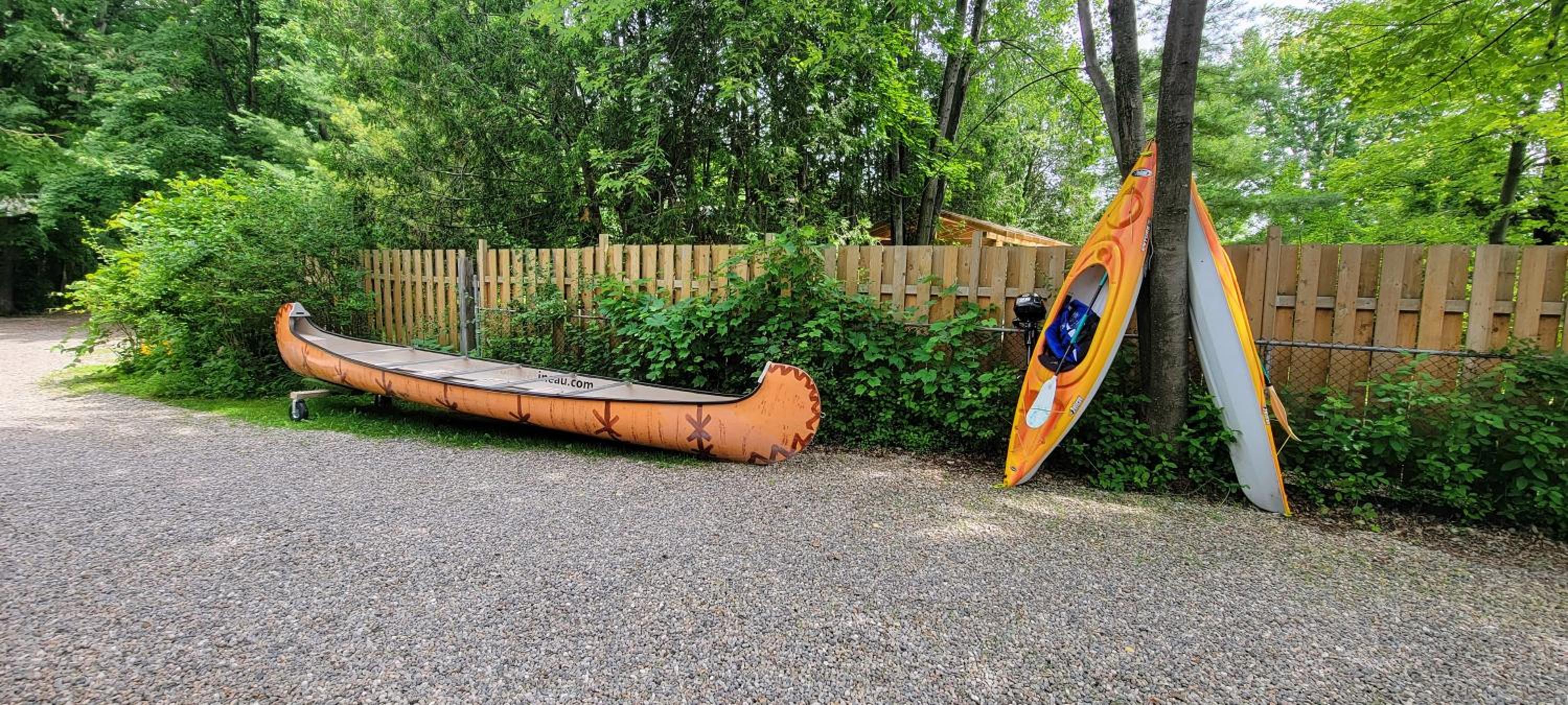 Kokomo INN Bed and Breakfast Ottawa-Gatineau's Only Tropical Riverfront B&B on the National Capital Cycling Pathway Route Verte #1 - for Adults Only - Cham