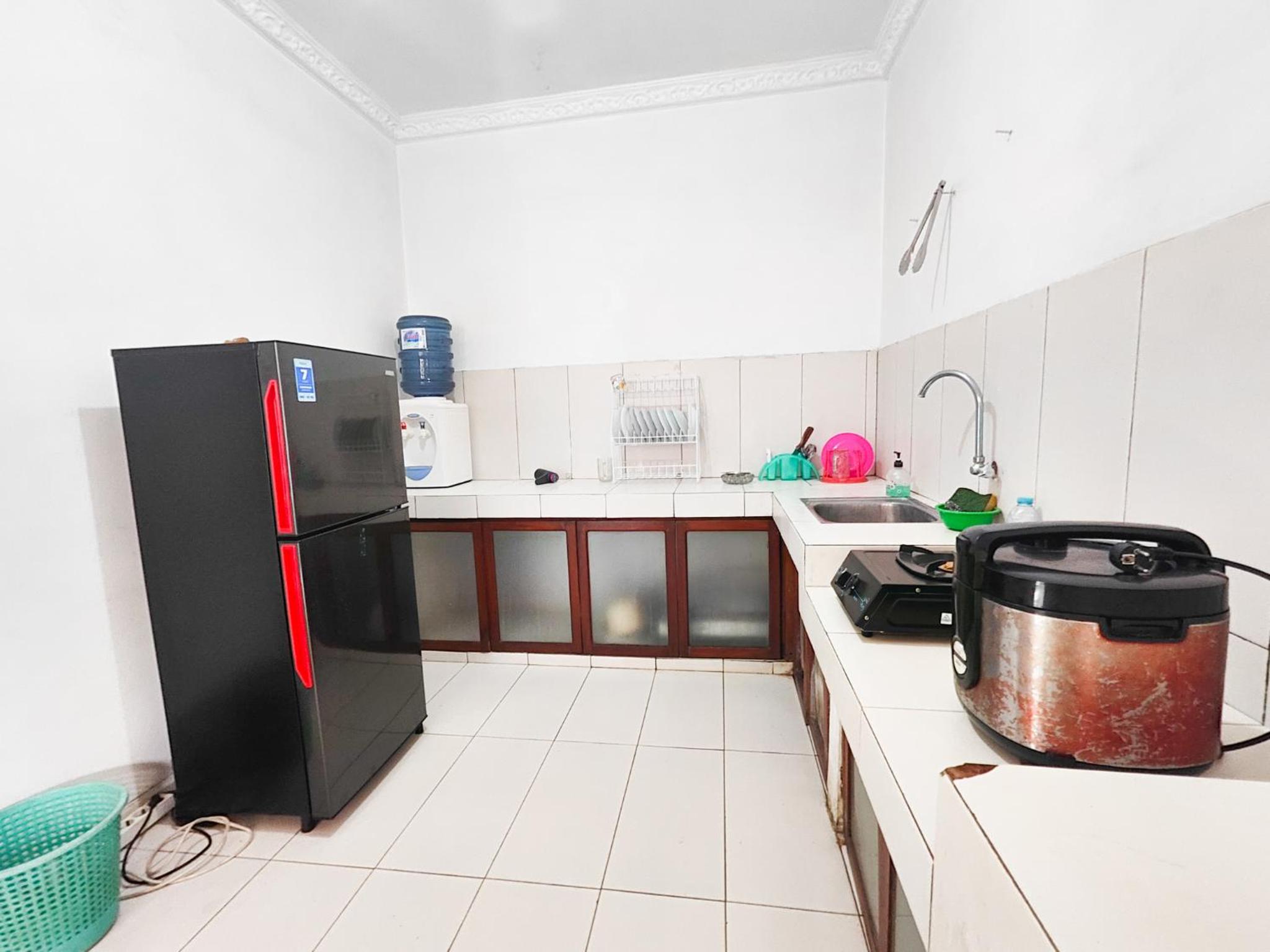 Homey Guesthouse Kertajaya (Syariah) view 3