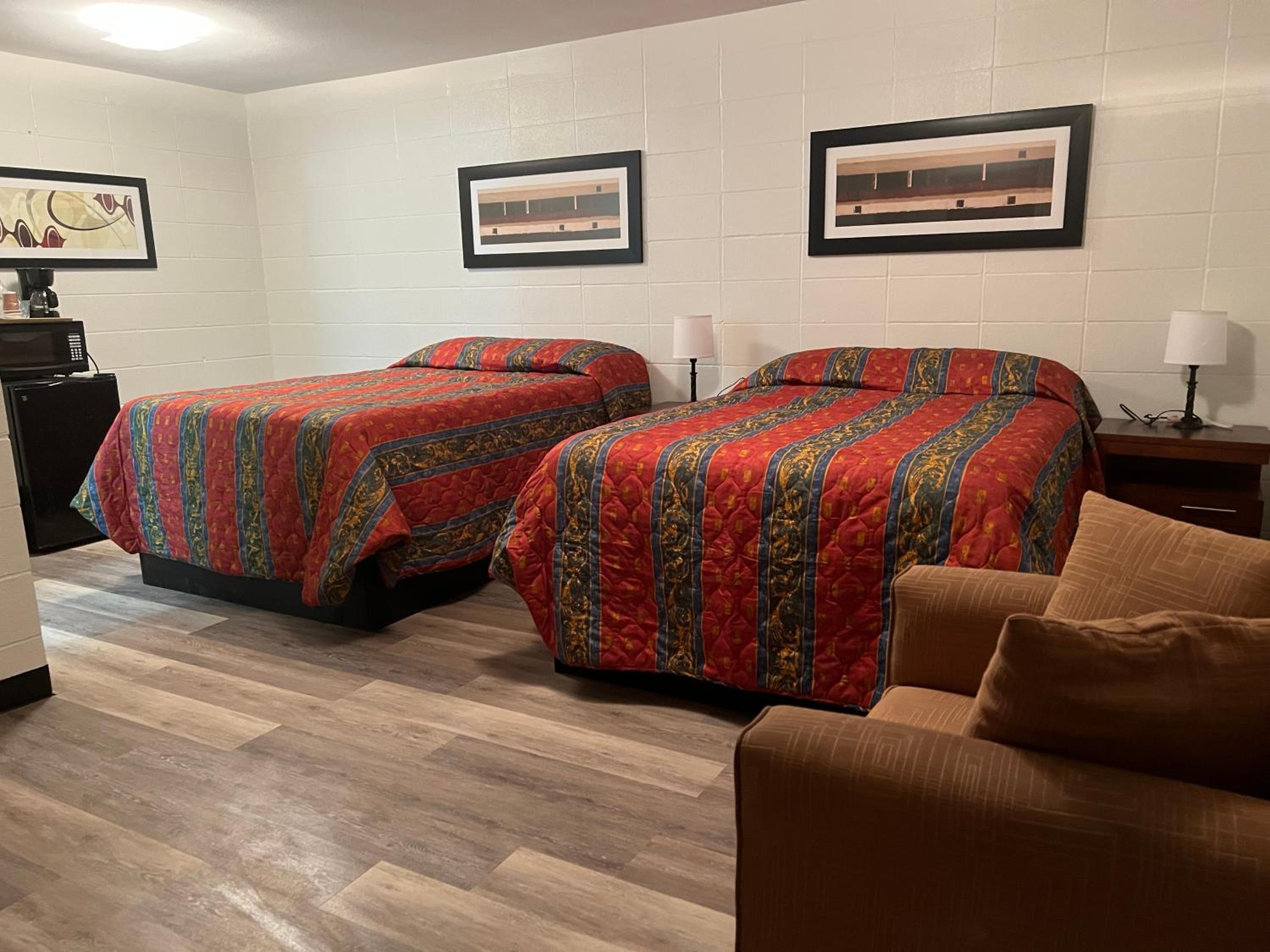 Driftwood Inn and Lodge by the lake - Property Image 41