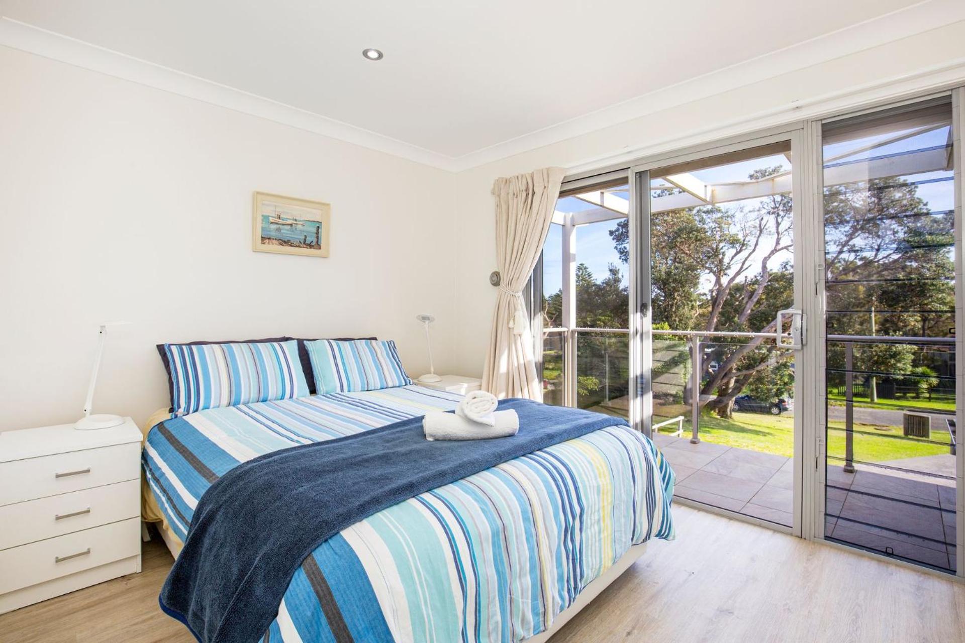 Watermans Pet Friendly 1 Min Walk to Beach