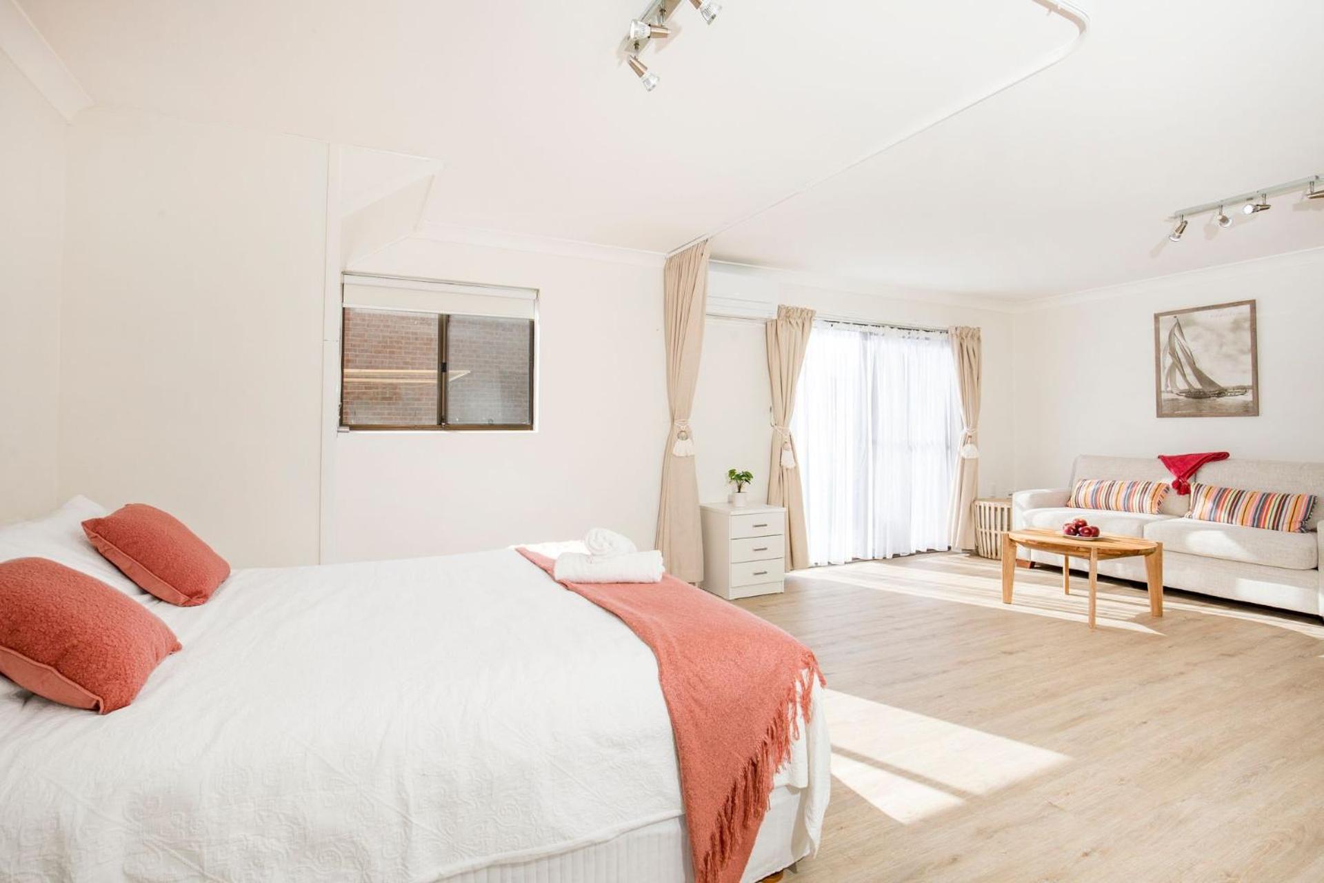 Watermans Pet Friendly 1 Min Walk to Beach
