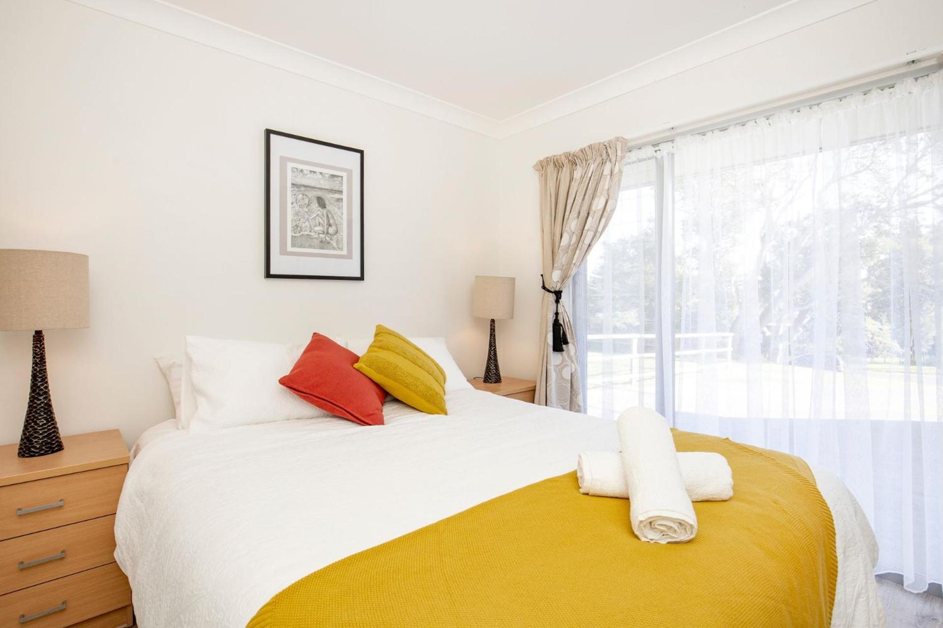 Watermans Pet Friendly 1 Min Walk to Beach