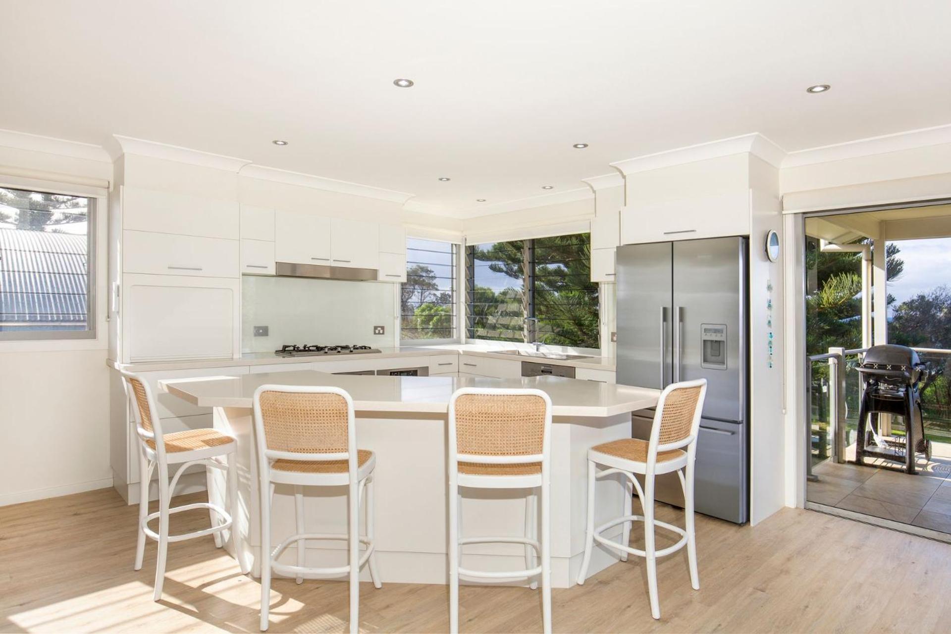 Watermans Pet Friendly 1 Min Walk to Beach