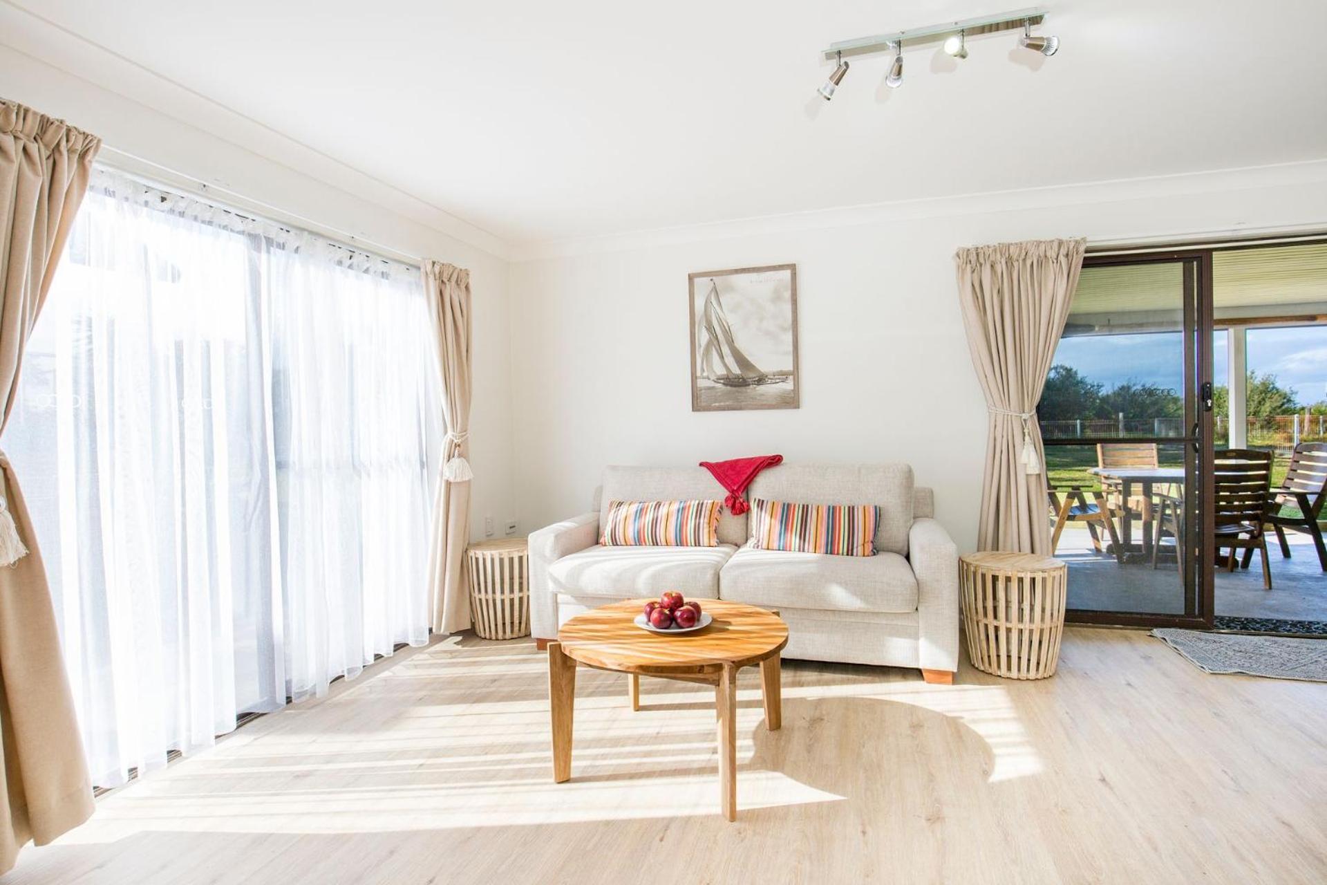 Watermans Pet Friendly 1 Min Walk to Beach