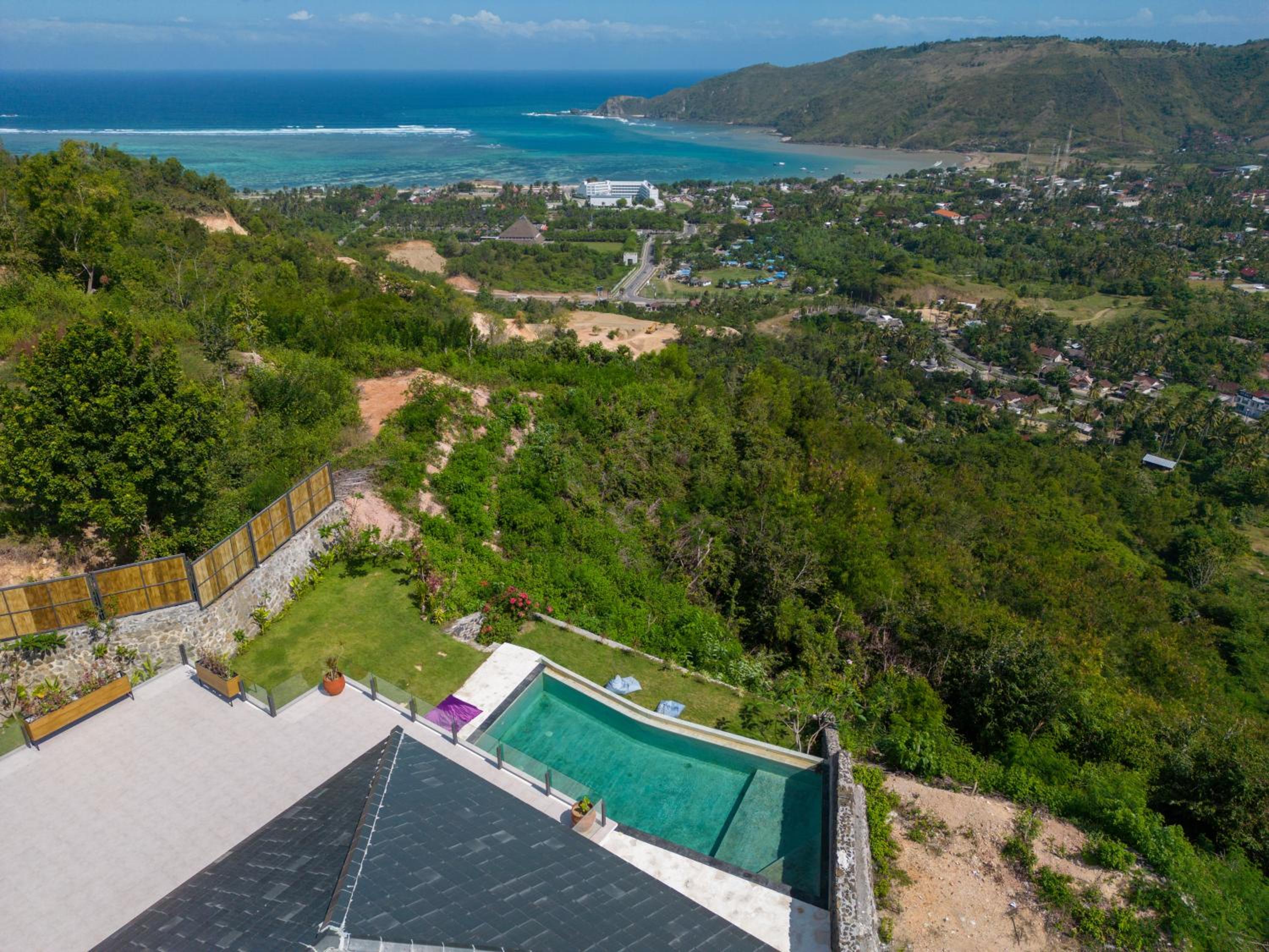 Villa Santosa Heights view 4