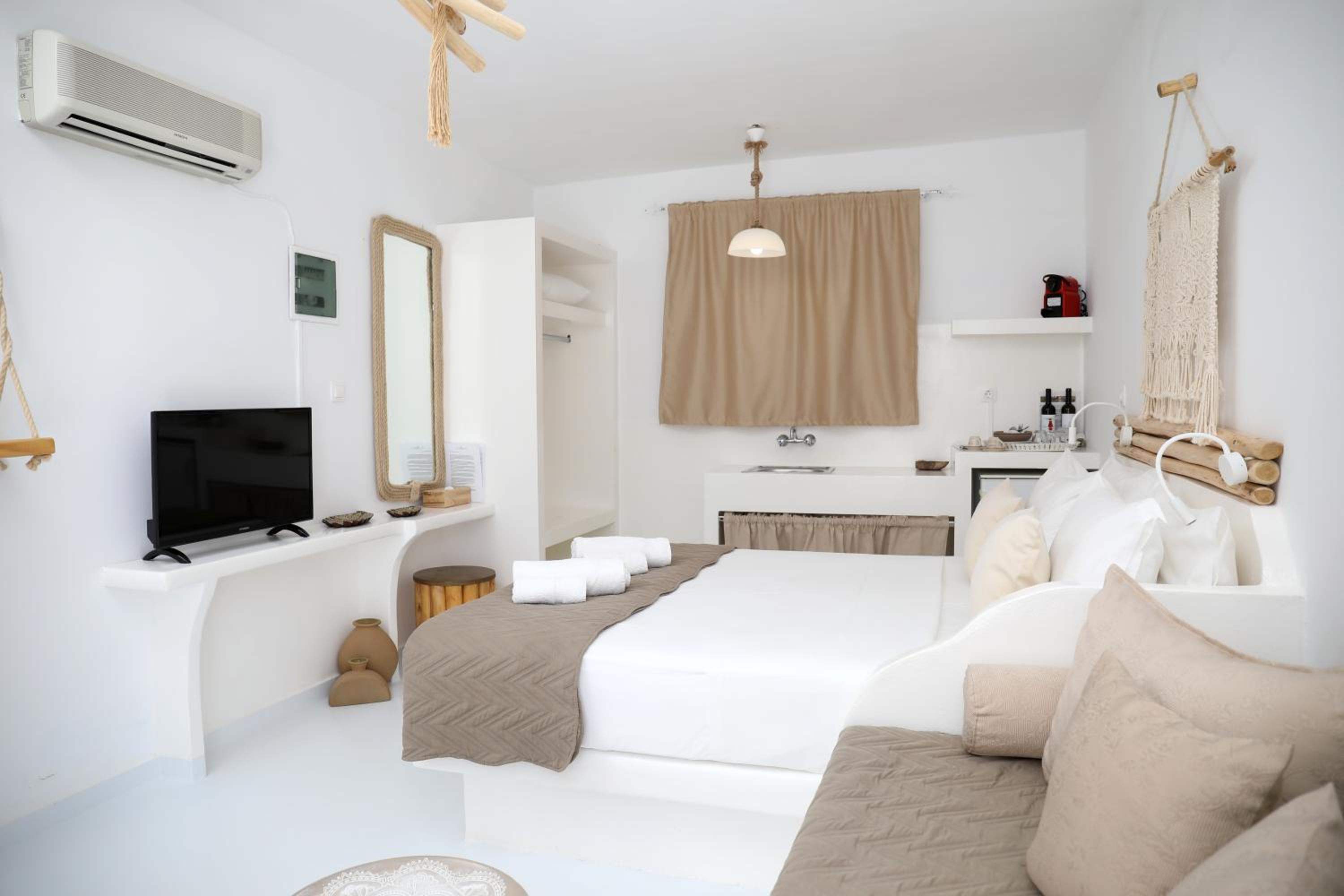 Sea Nymphs Suites